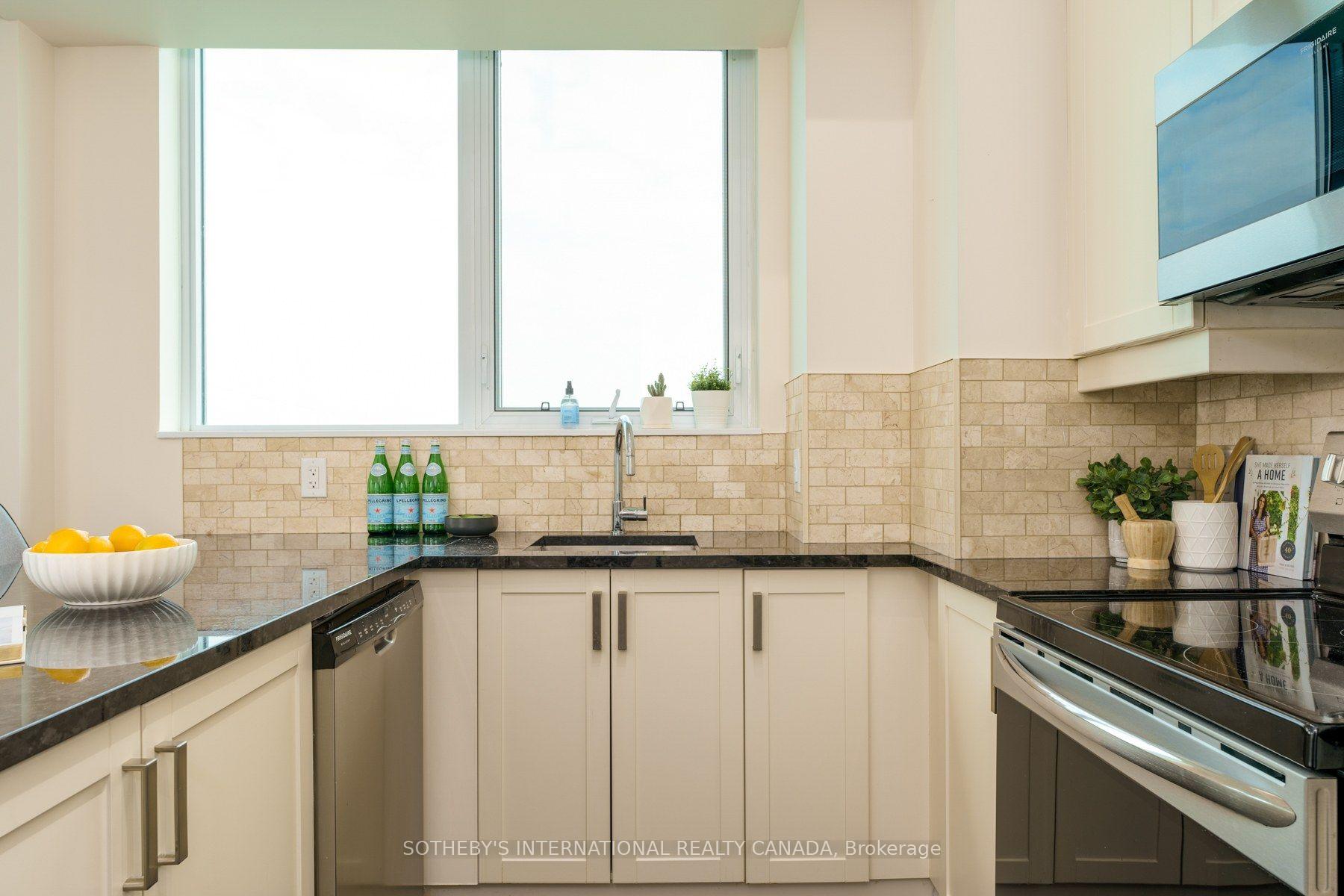 Photo 12 of Unit 521, 11611 Yonge Street, Richmond Hill, Jefferson — HOMEH