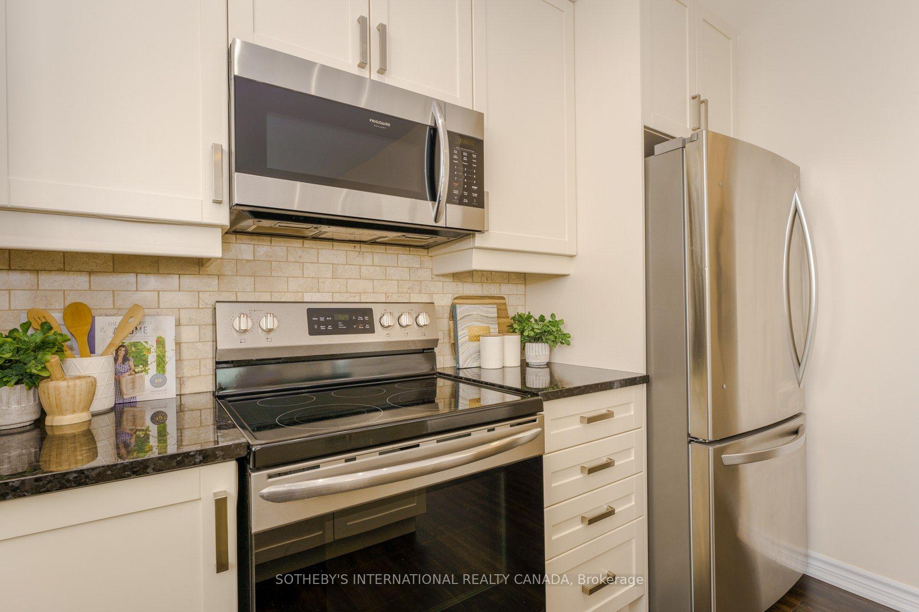 Photo 15 of Unit 521, 11611 Yonge Street, Richmond Hill, Jefferson — HOMEH