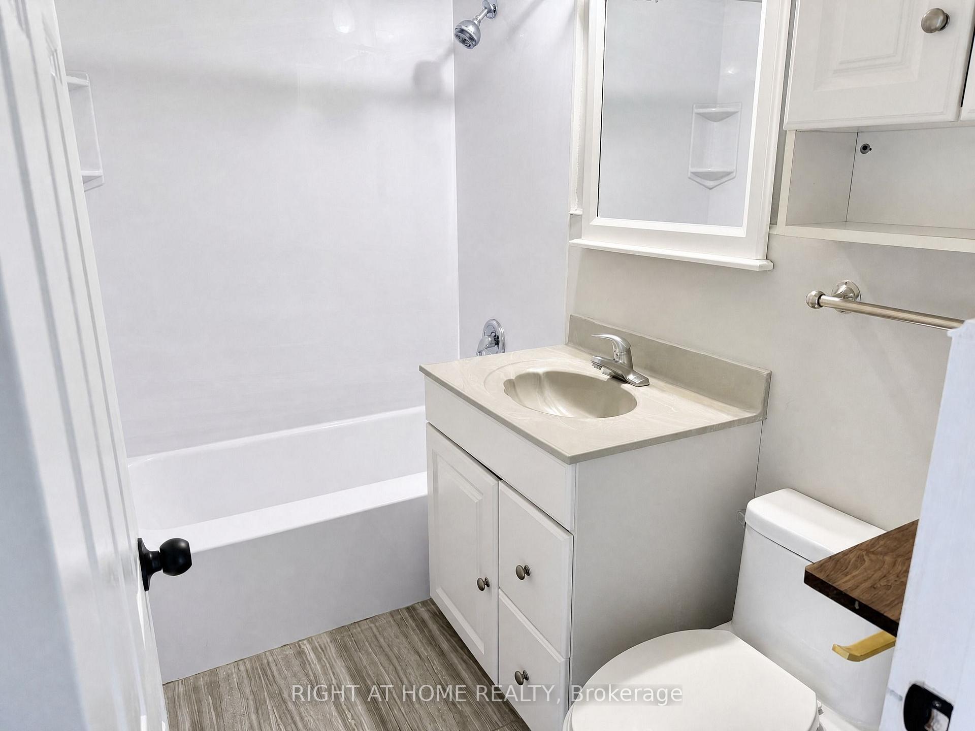 Photo 11 of 719 Rowntree Avenue, London, South H — HOMEH