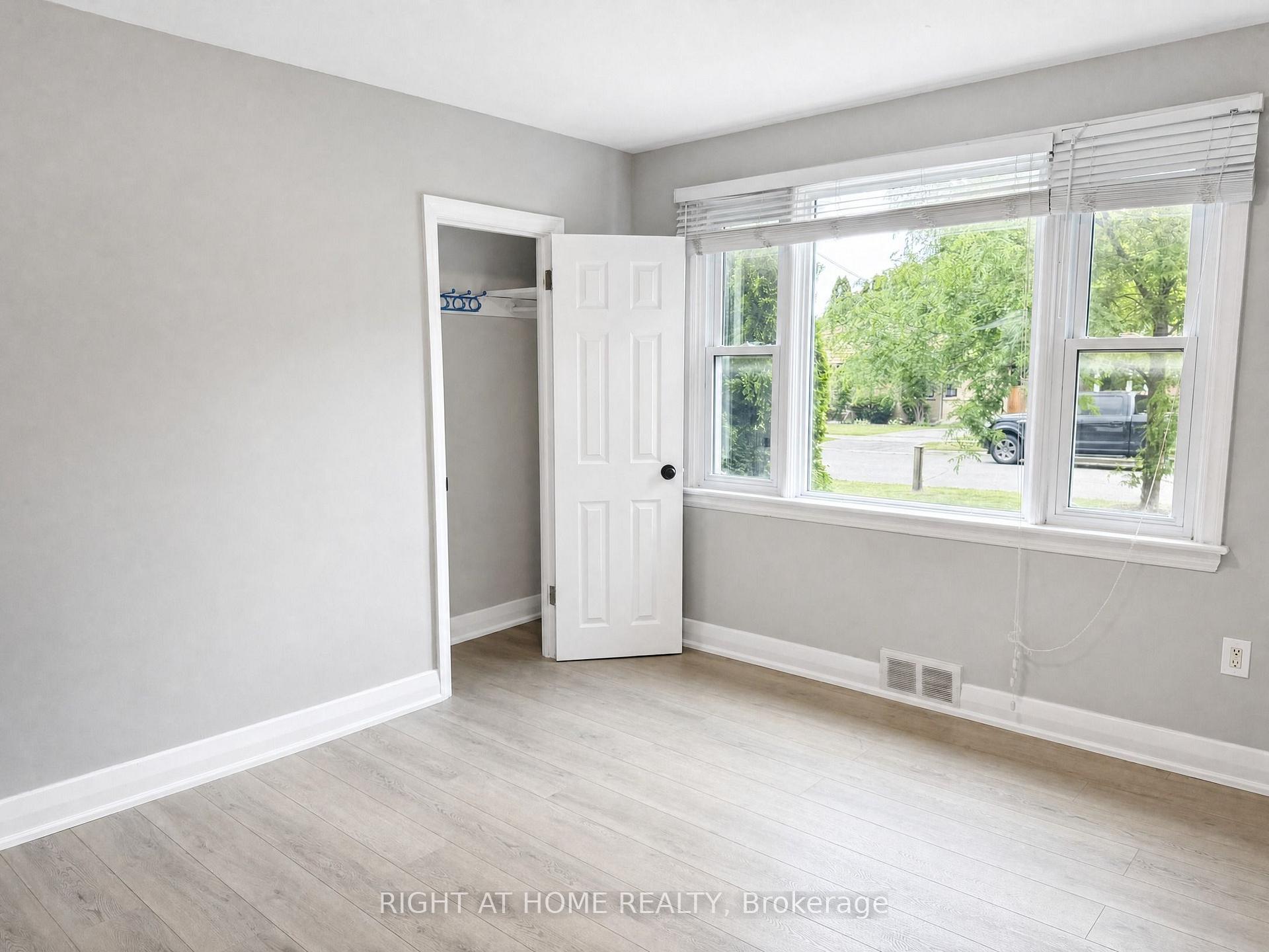 Photo 15 of 719 Rowntree Avenue, London, South H — HOMEH