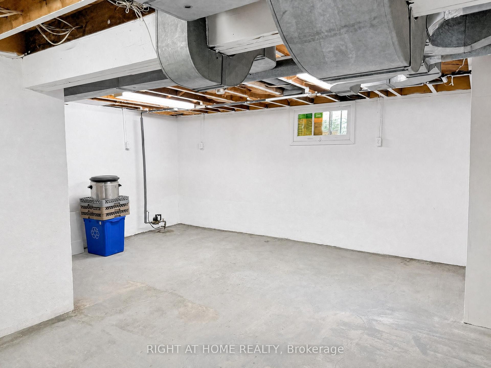 Photo 32 of 719 Rowntree Avenue, London, South H — HOMEH