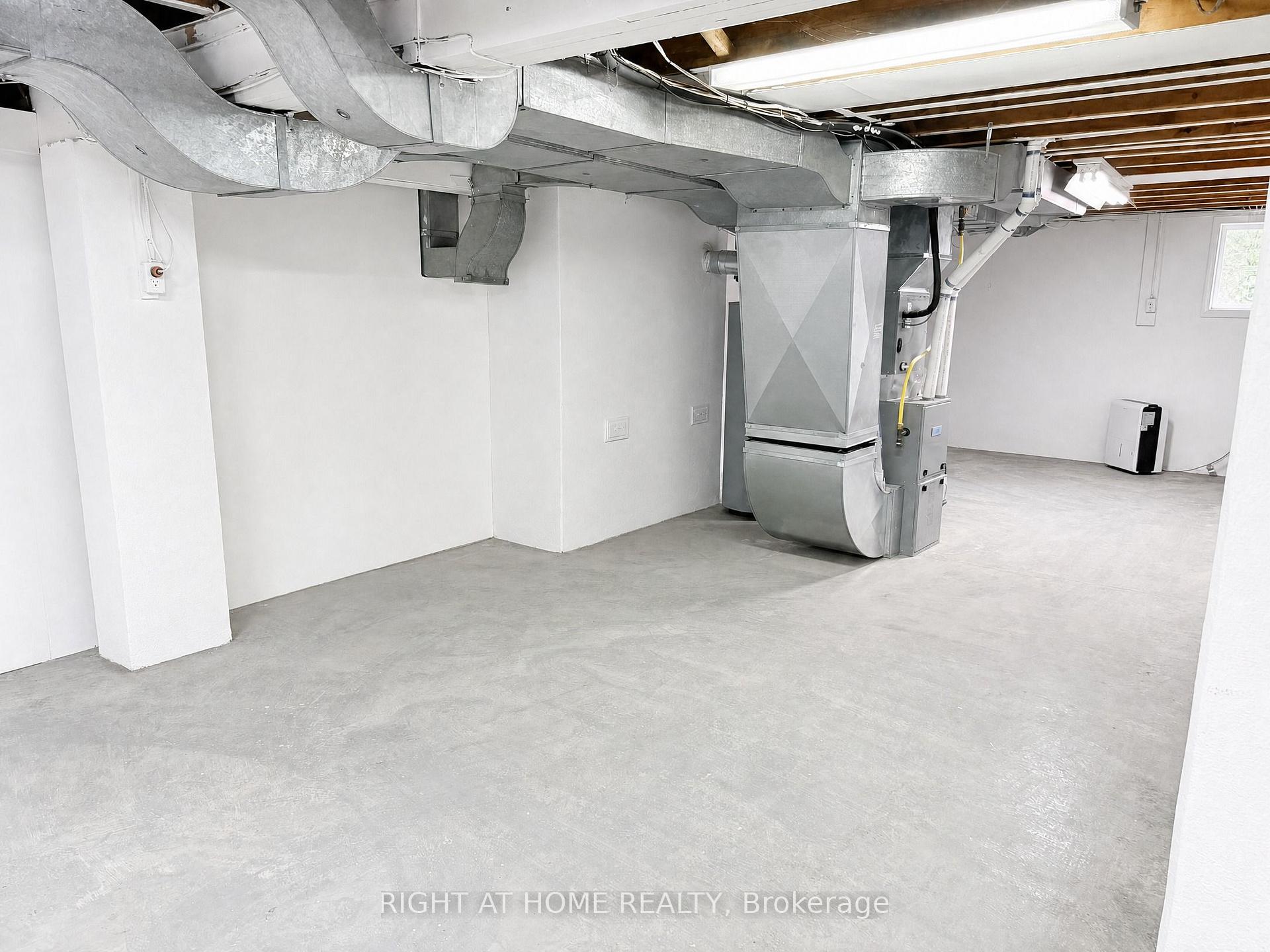 Photo 33 of 719 Rowntree Avenue, London, South H — HOMEH