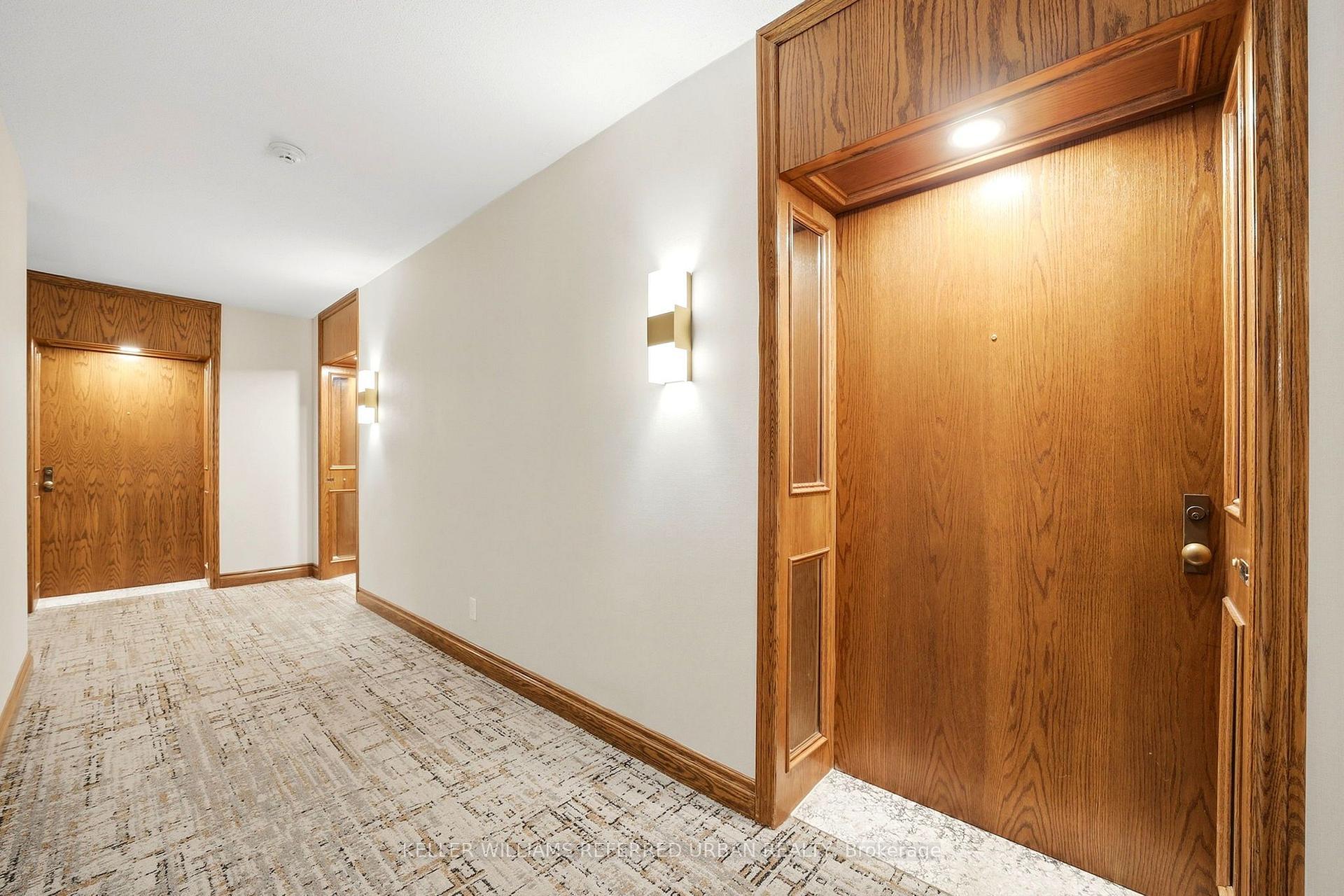 Photo 3 of Unit 306, 1901 Pilgrims Way, Oakville, Glen Abbey — HOMEH