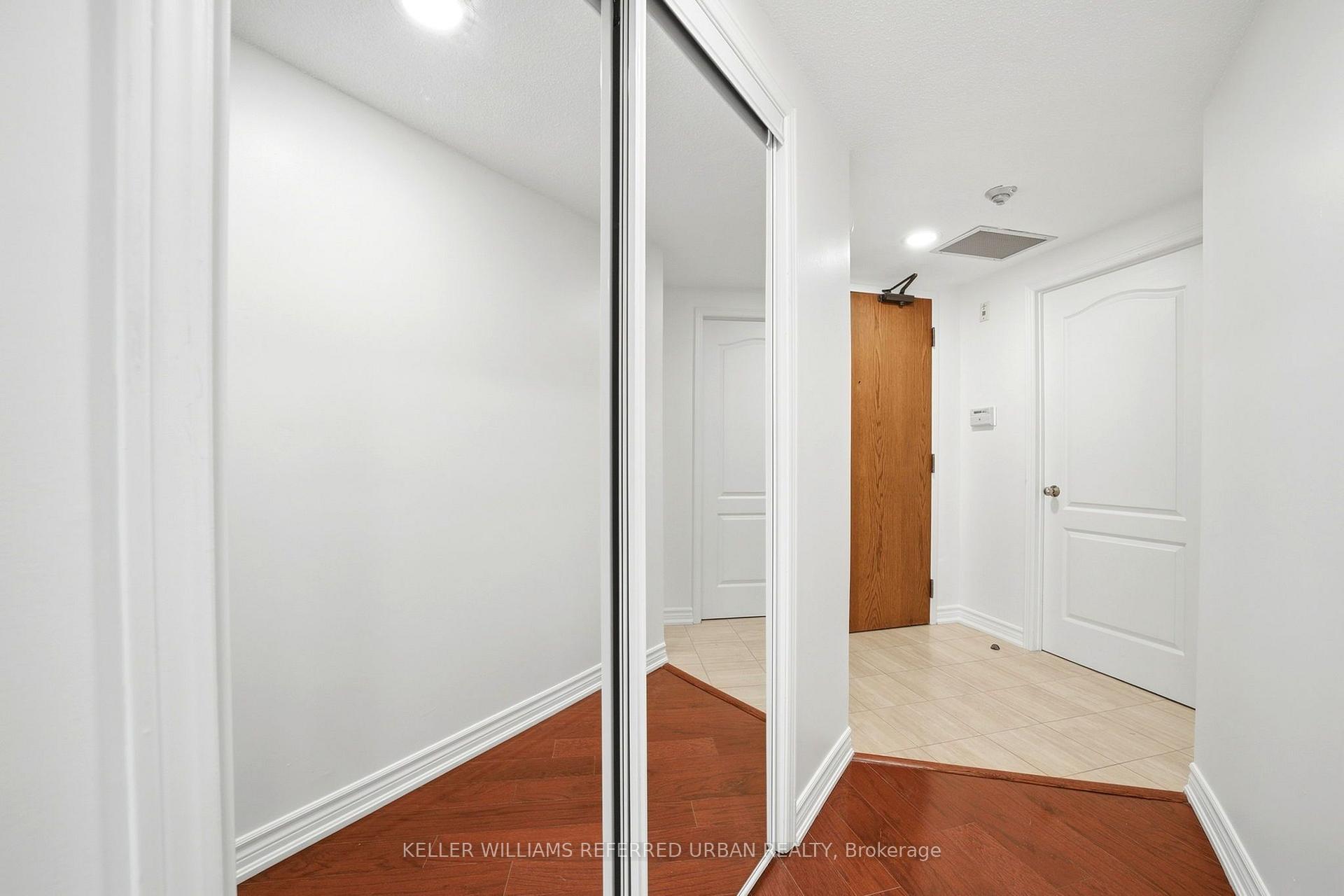 Photo 4 of Unit 306, 1901 Pilgrims Way, Oakville, Glen Abbey — HOMEH