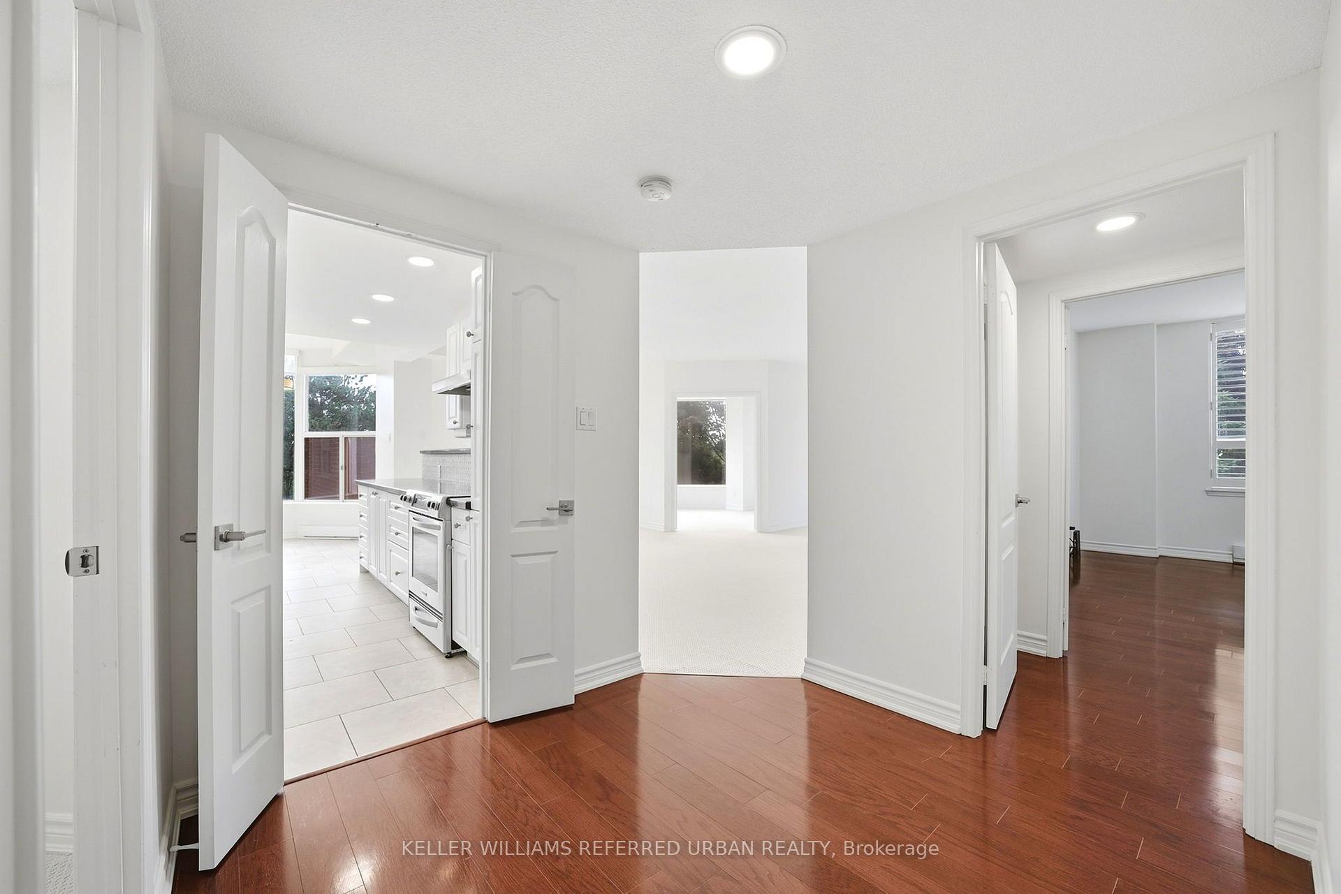Photo 5 of Unit 306, 1901 Pilgrims Way, Oakville, Glen Abbey — HOMEH