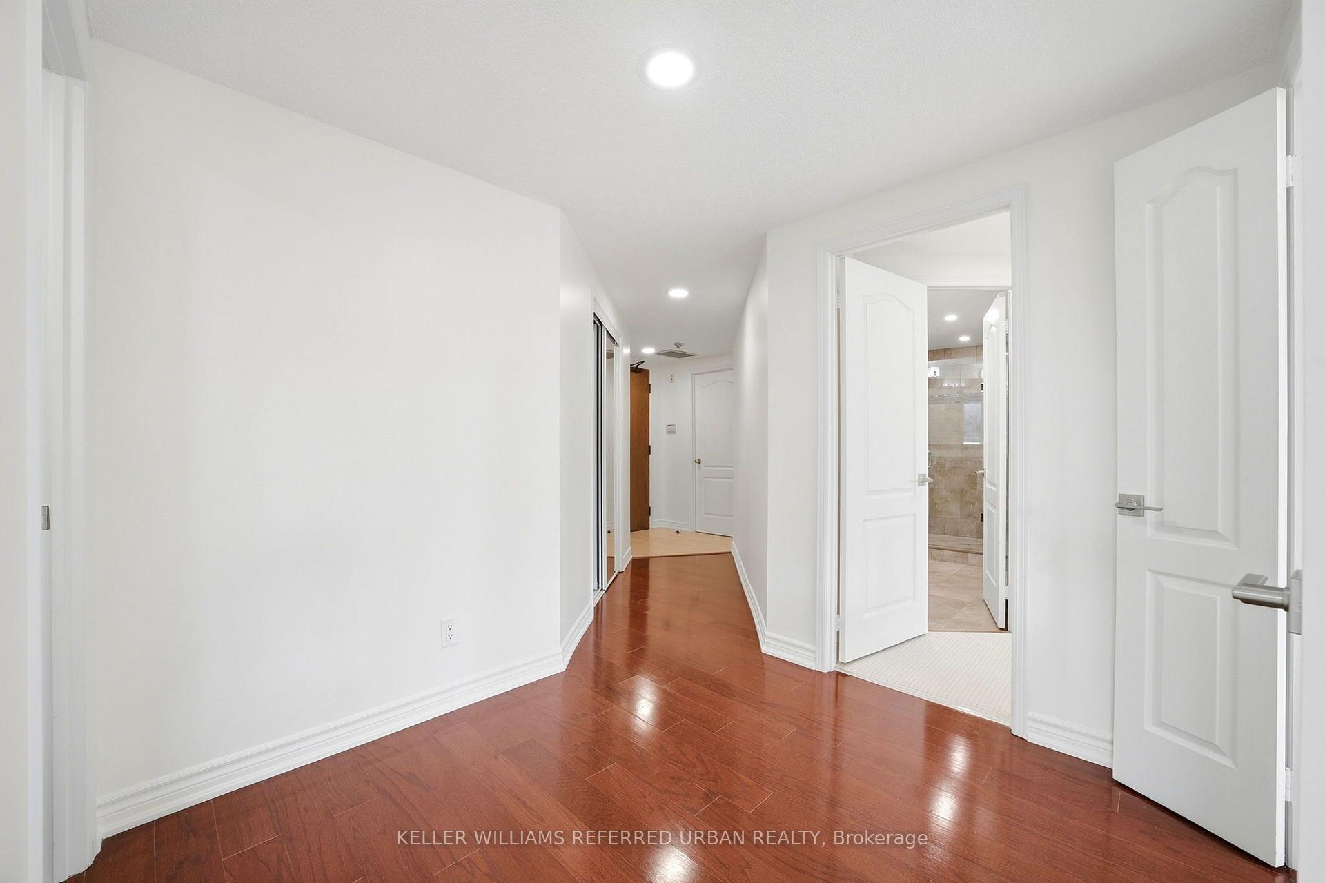 Photo 6 of Unit 306, 1901 Pilgrims Way, Oakville, Glen Abbey — HOMEH