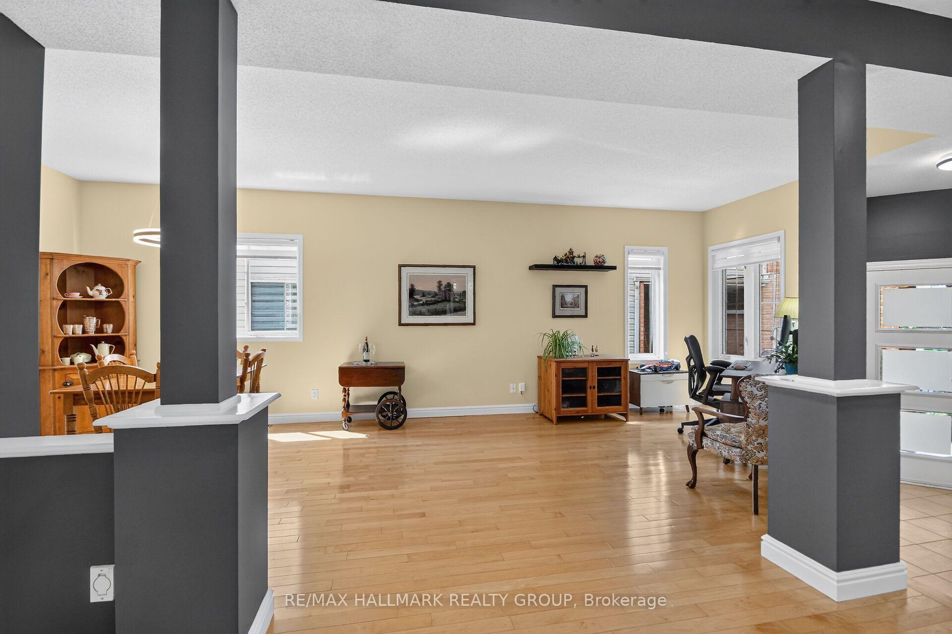 Photo 4 of 133 Fairlop Way, Ottawa, Barrhaven - Longfields — HOMEH