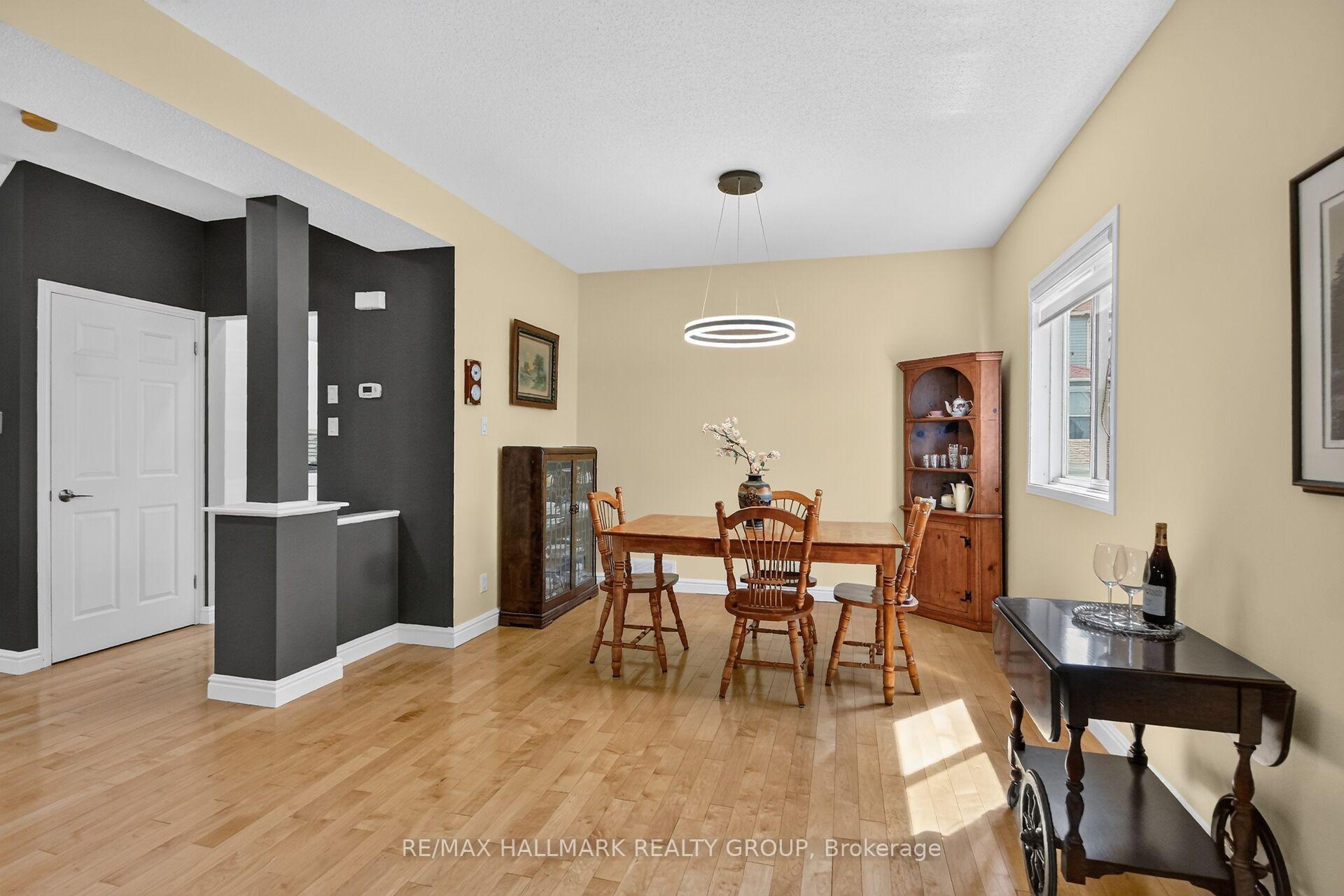 Photo 10 of 133 Fairlop Way, Ottawa, Barrhaven - Longfields — HOMEH