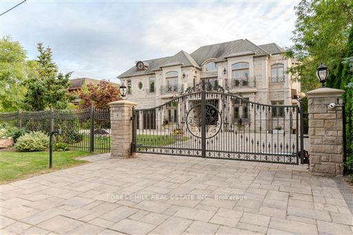 Photo 2 of 4 Fifeshire Road, North York, St. Andrew-Windfields — HOMEH