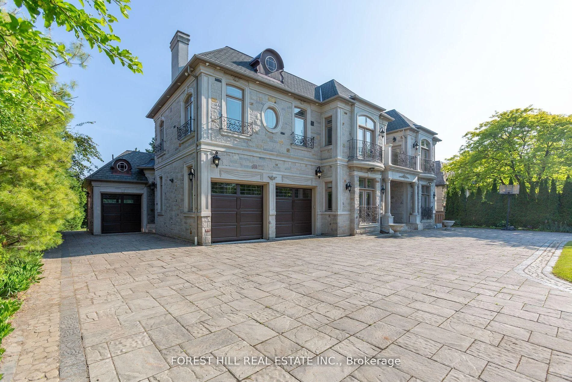 Photo 6 of 4 Fifeshire Road, North York, St. Andrew-Windfields — HOMEH