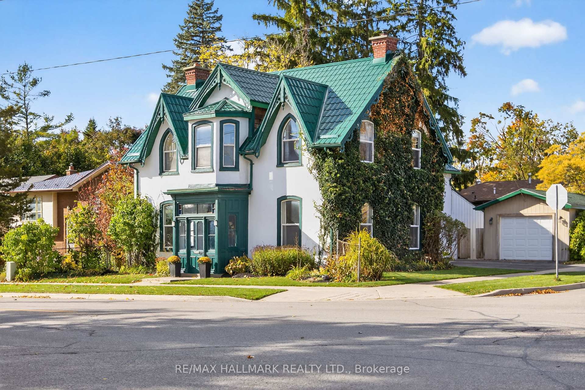 Photo 2 of 84 Wellington Street E, Barrie, Wellington — HOMEH