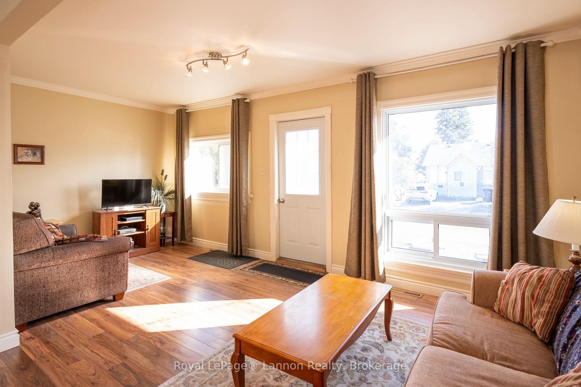 Photo 7 of 424 Merrill Street, Thunder Bay, Current River — HOMEH