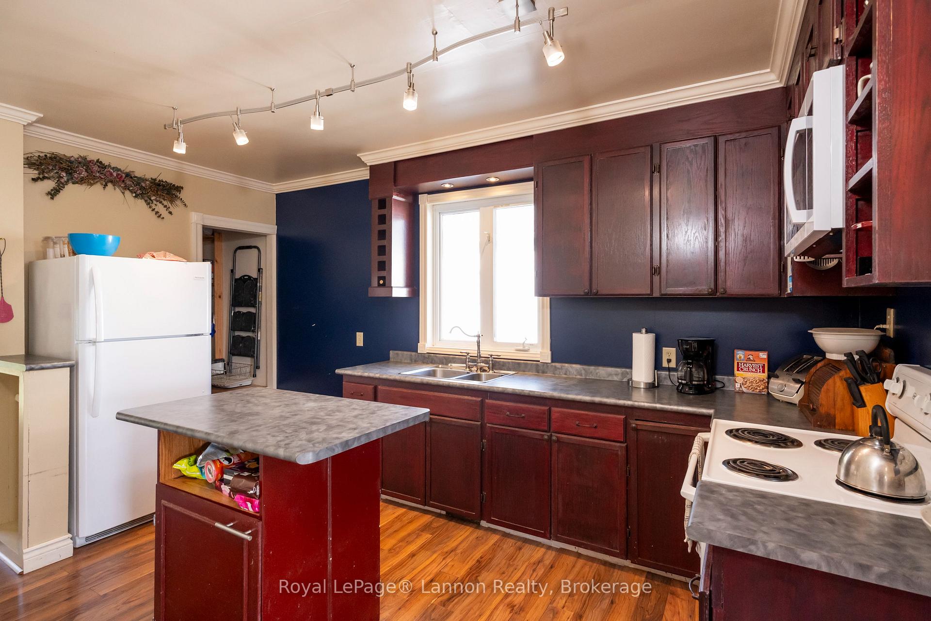 Photo 15 of 424 Merrill Street, Thunder Bay, Current River — HOMEH