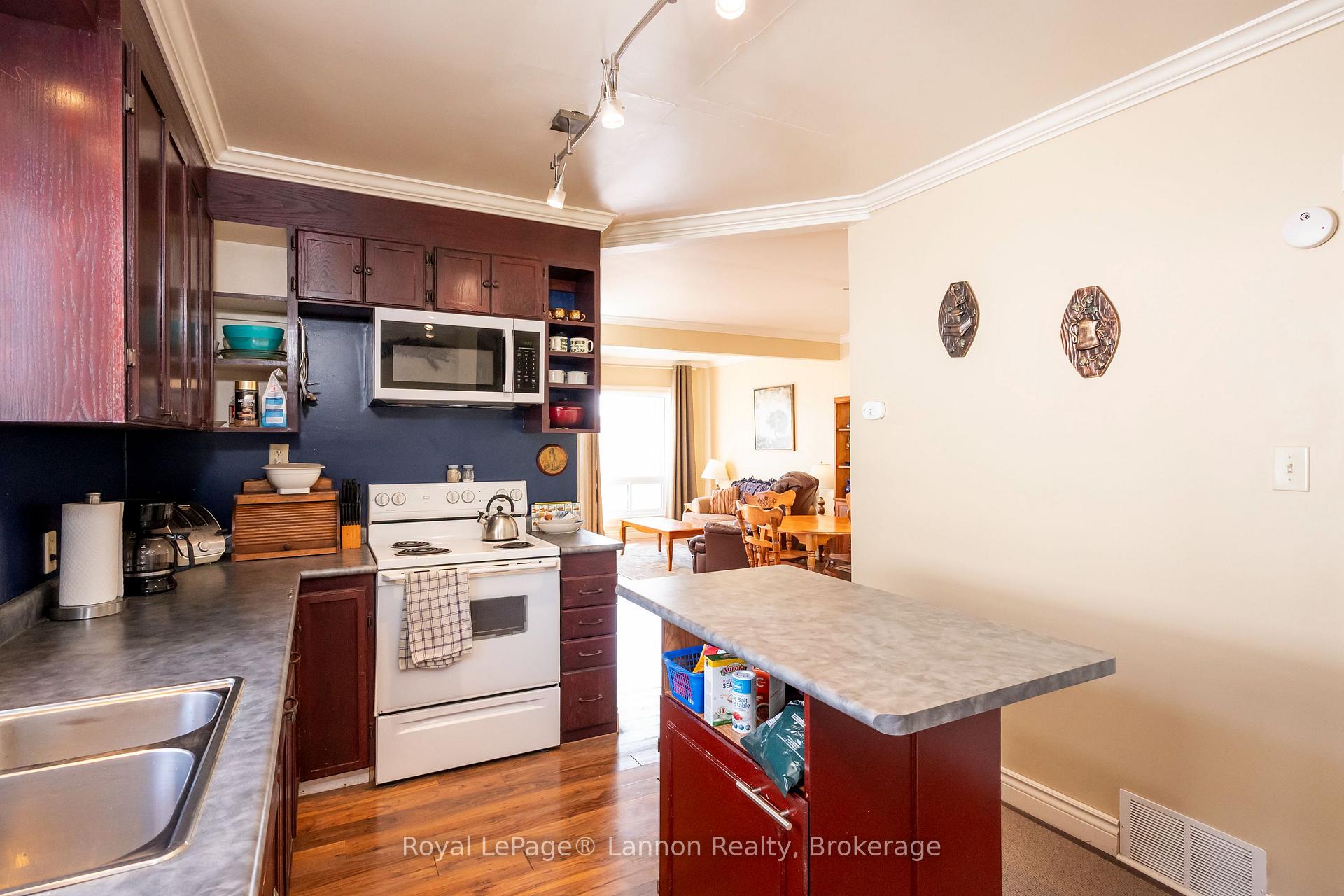 Photo 16 of 424 Merrill Street, Thunder Bay, Current River — HOMEH