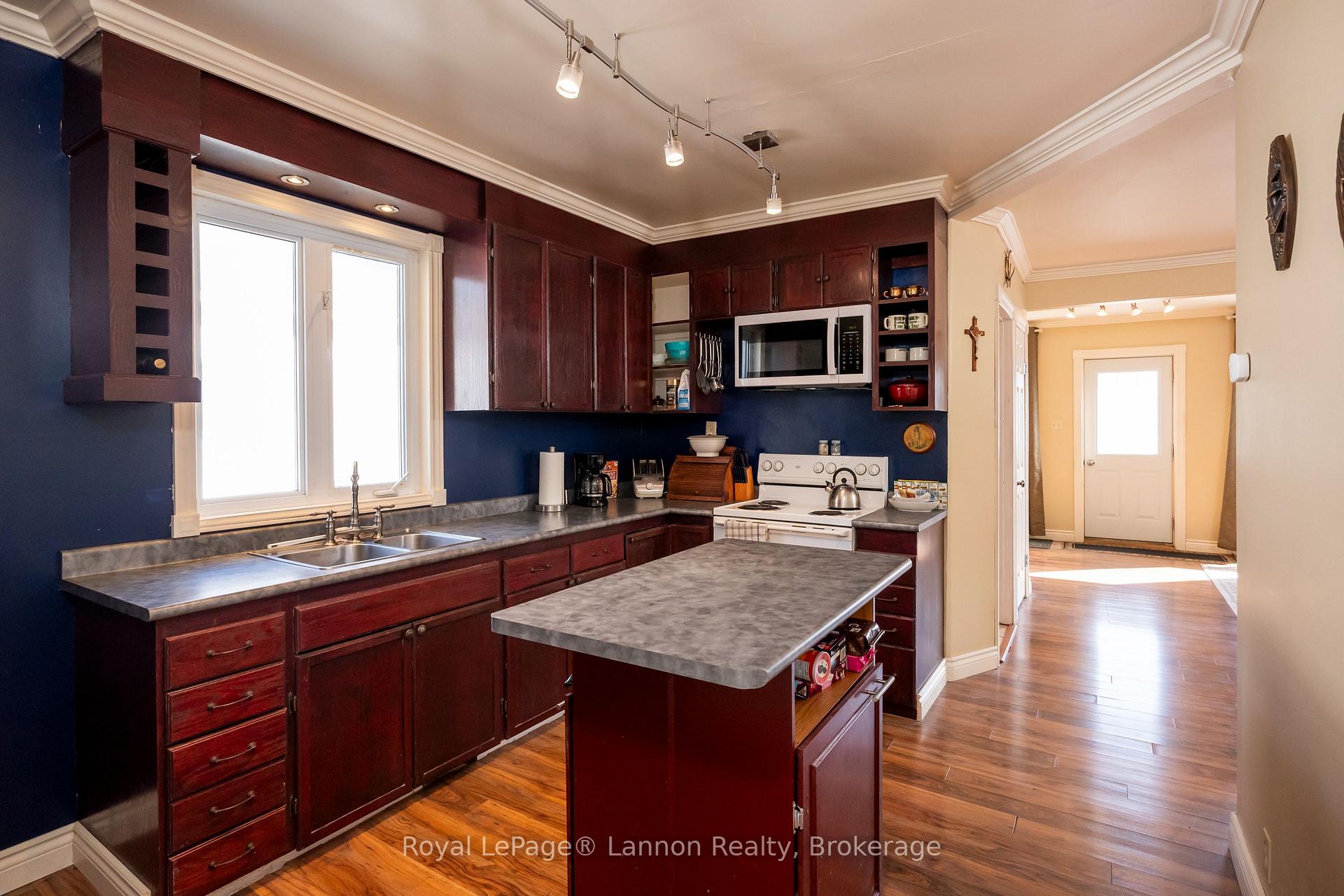 Photo 21 of 424 Merrill Street, Thunder Bay, Current River — HOMEH