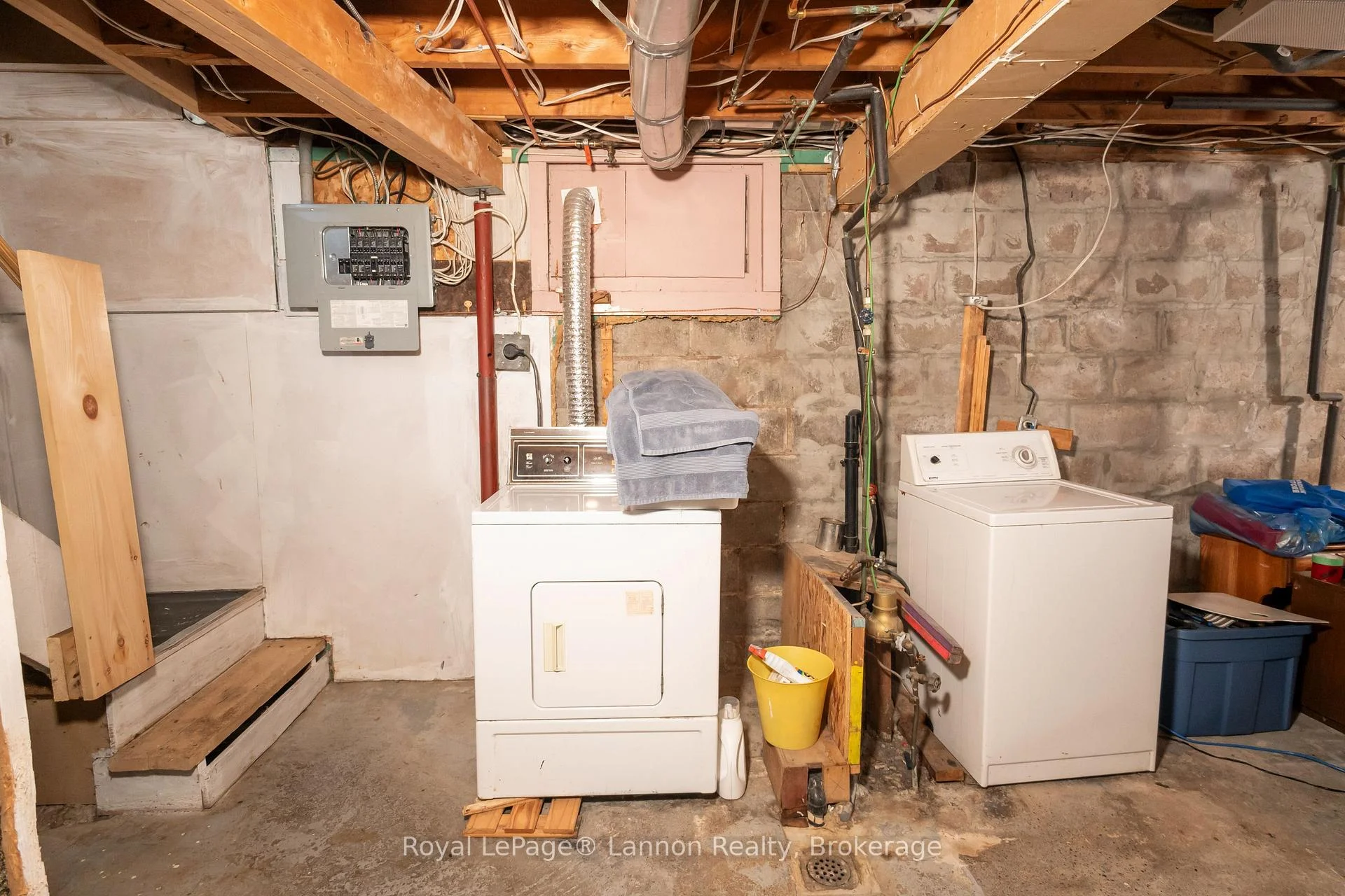 Photo 41 of 424 Merrill Street, Thunder Bay, Current River — HOMEH