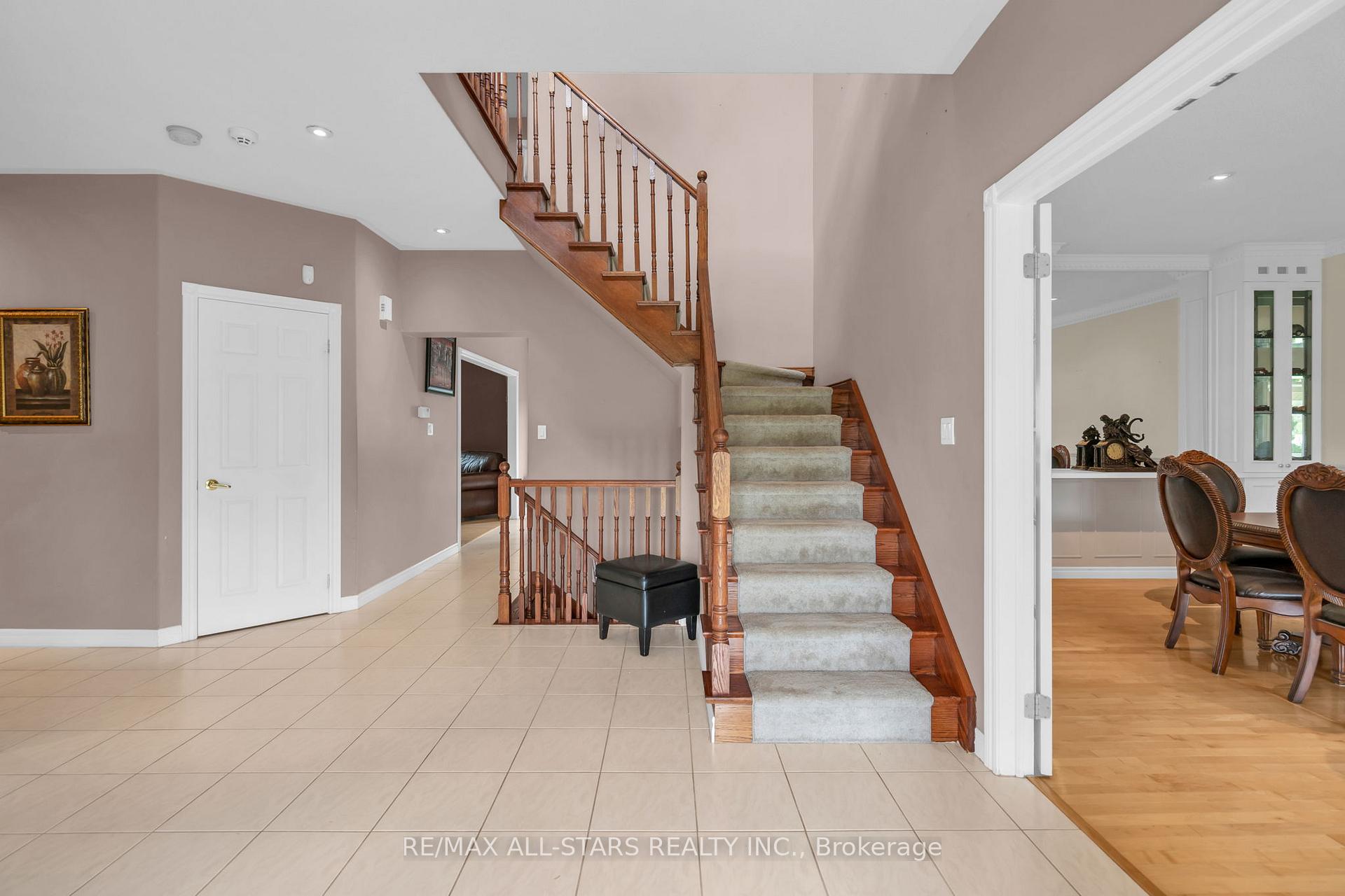 Photo 8 of 6 Audubon Way, Georgina, Baldwin — HOMEH
