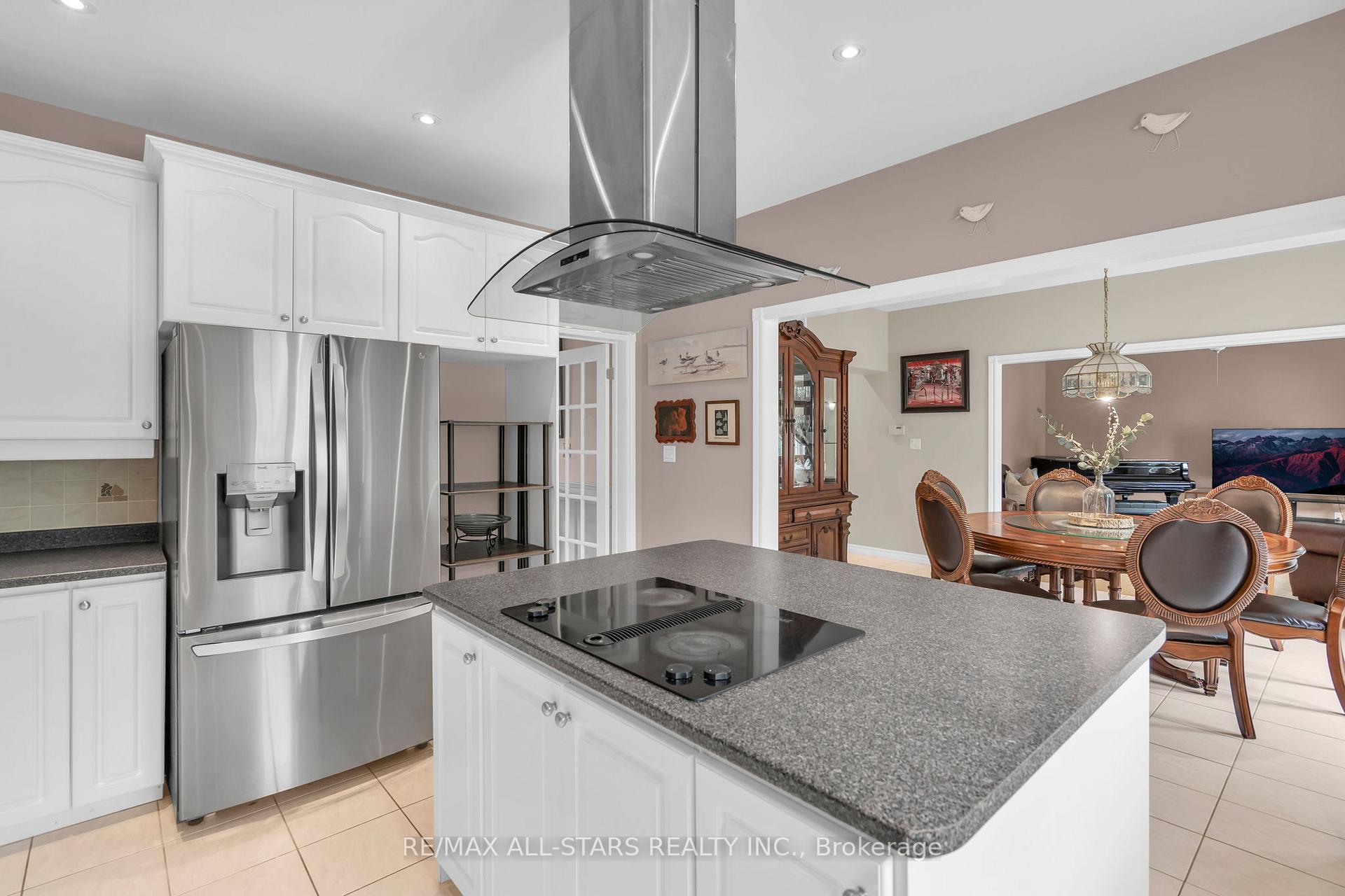 Photo 12 of 6 Audubon Way, Georgina, Baldwin — HOMEH