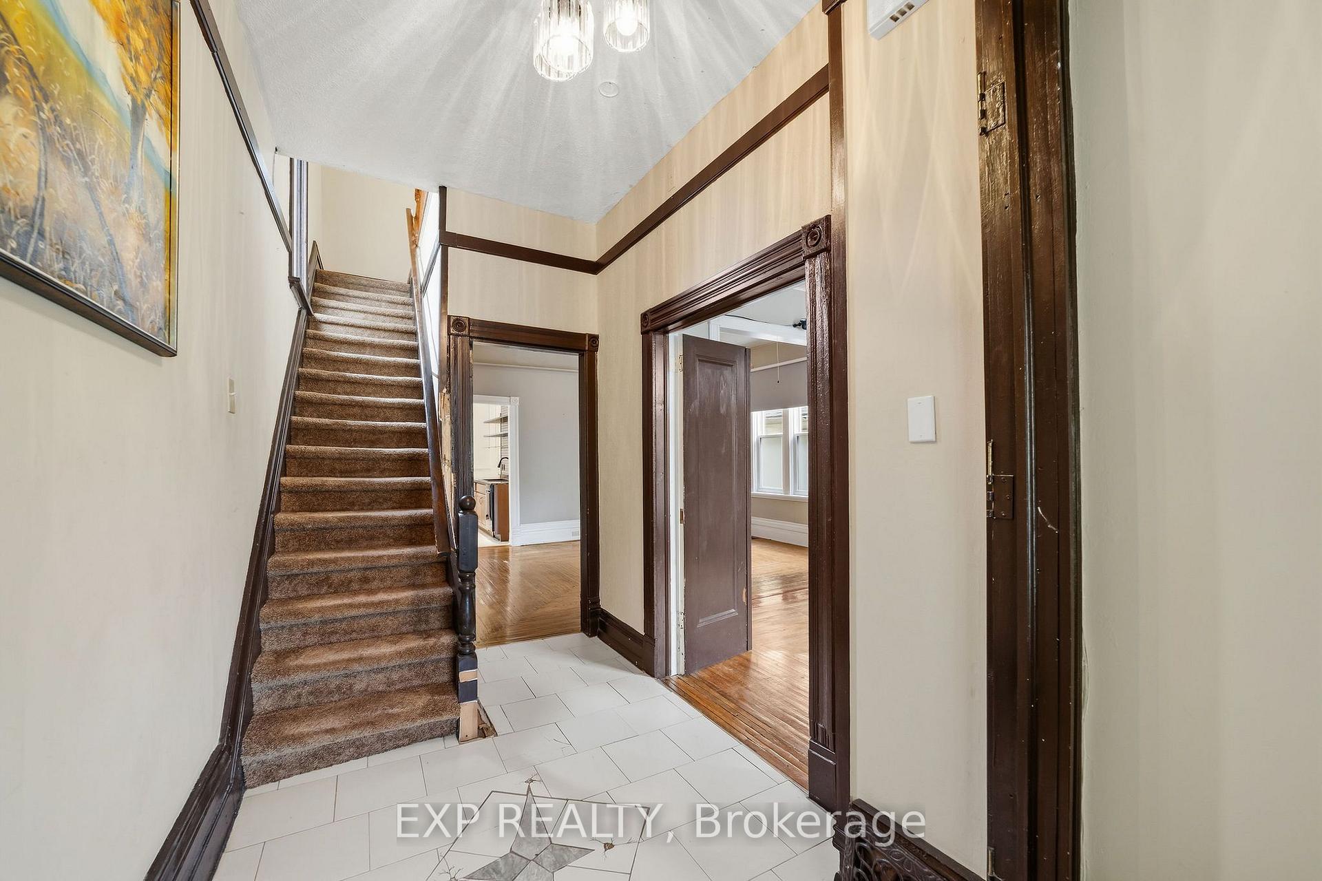 Photo 13 of 30 Springbank Drive, London, South E — HOMEH