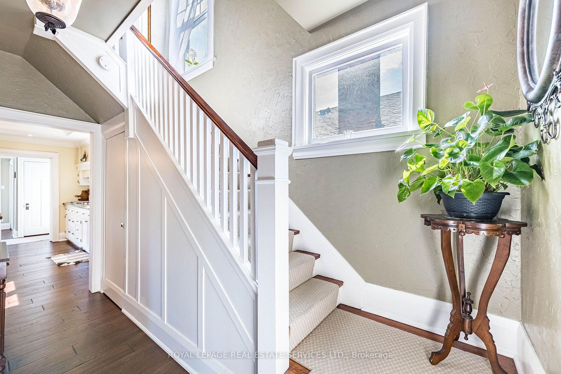 Photo 38 of 100 Mill Street S, Brampton, Downtown Brampton — HOMEH