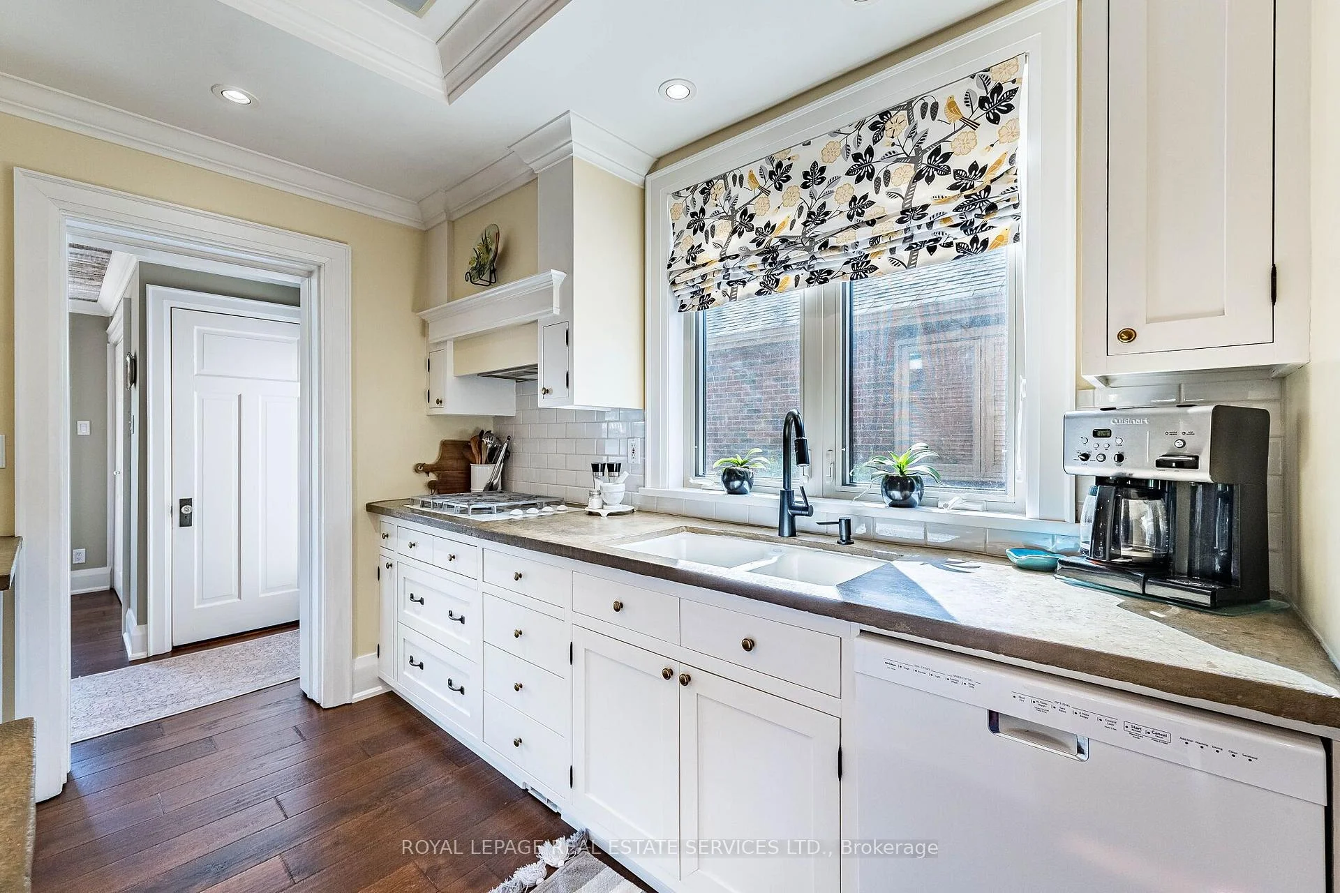Photo 23 of 100 Mill Street S, Brampton, Downtown Brampton — HOMEH