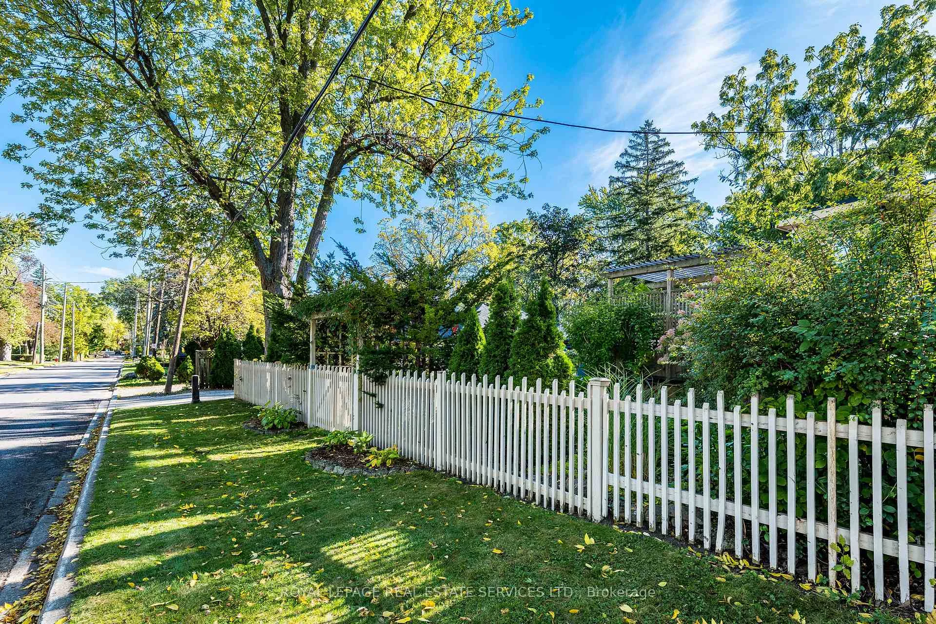 Photo 93 of 100 Mill Street S, Brampton, Downtown Brampton — HOMEH