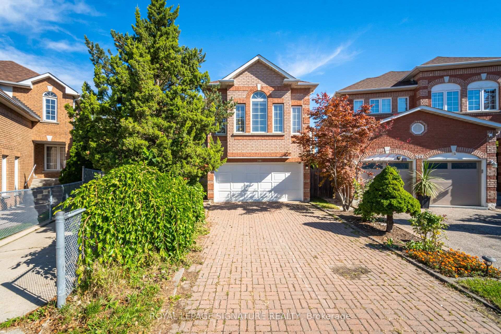 Photo 2 of 306 Cossack Court, Mississauga, Fairview — HOMEH