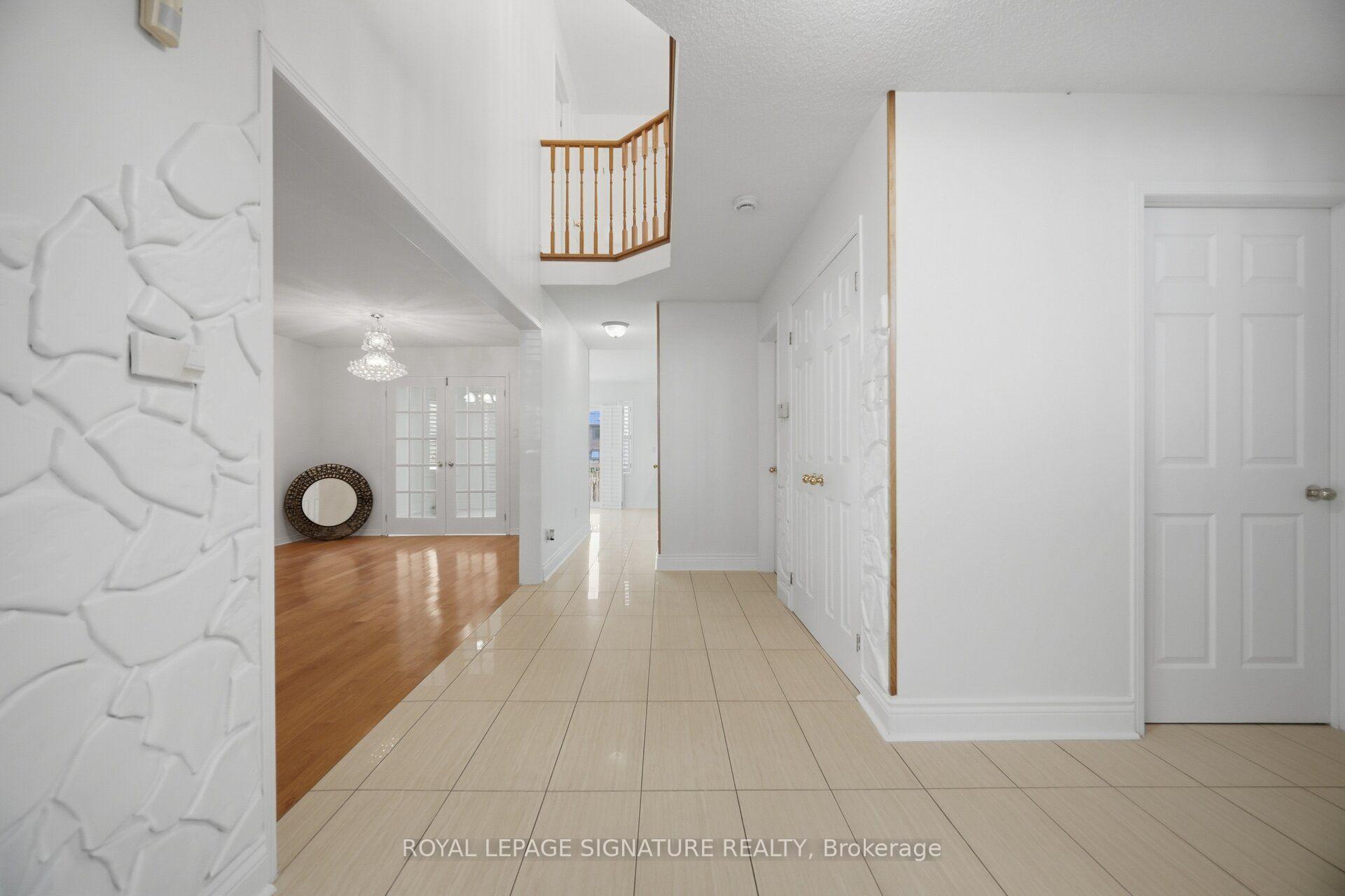 Photo 6 of 306 Cossack Court, Mississauga, Fairview — HOMEH