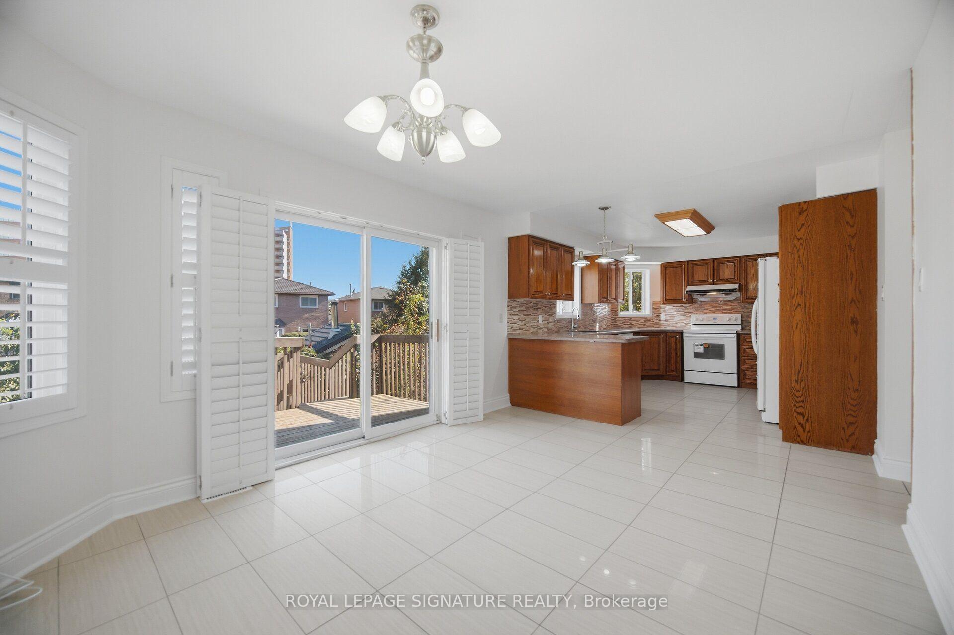 Photo 11 of 306 Cossack Court, Mississauga, Fairview — HOMEH