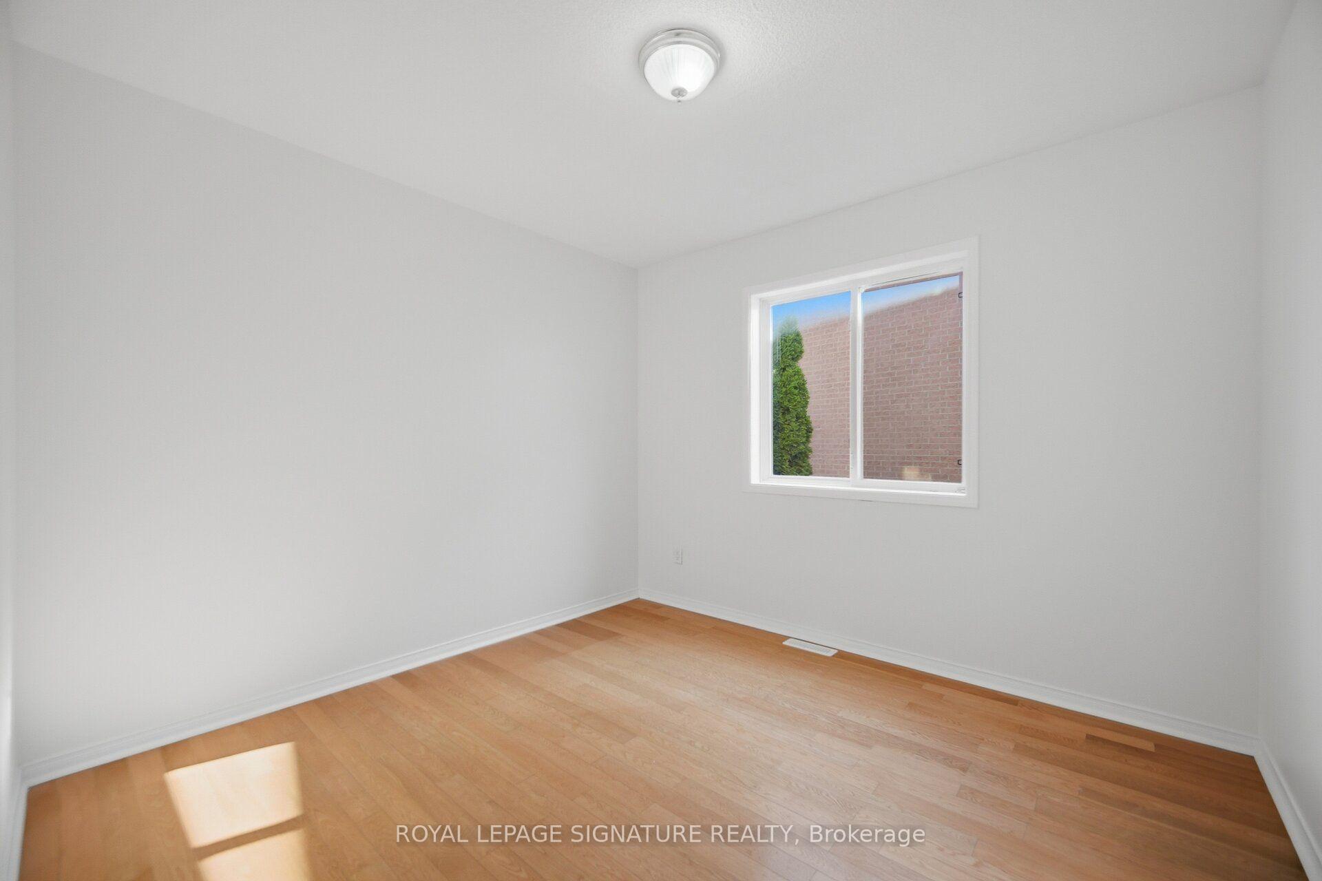 Photo 14 of 306 Cossack Court, Mississauga, Fairview — HOMEH