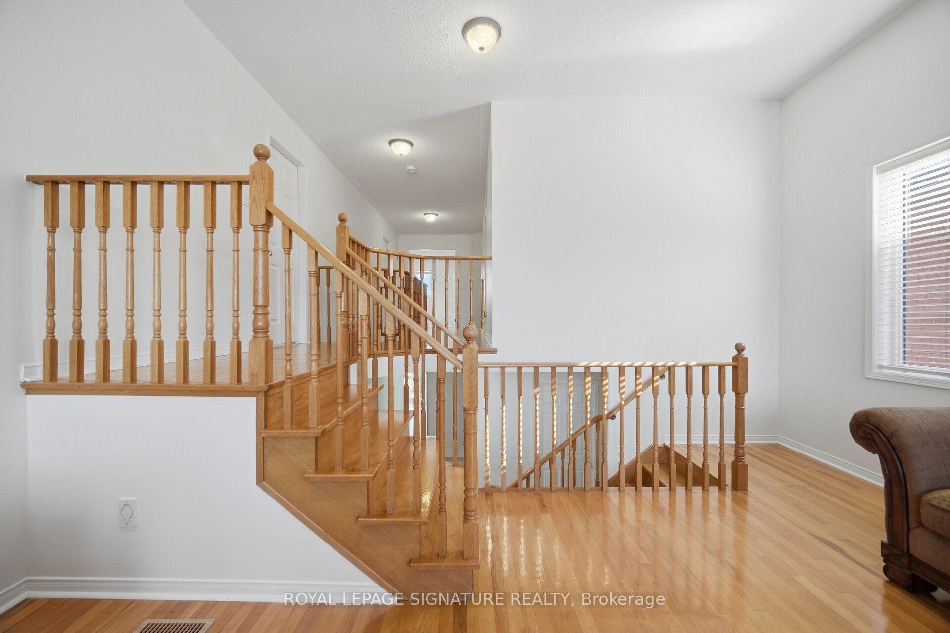 Photo 18 of 306 Cossack Court, Mississauga, Fairview — HOMEH