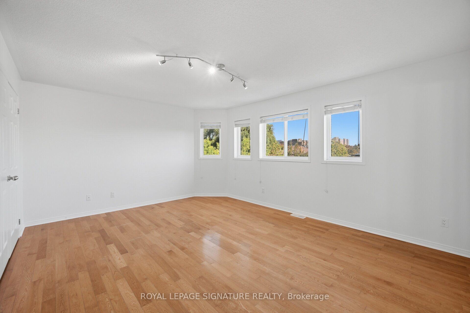Photo 25 of 306 Cossack Court, Mississauga, Fairview — HOMEH
