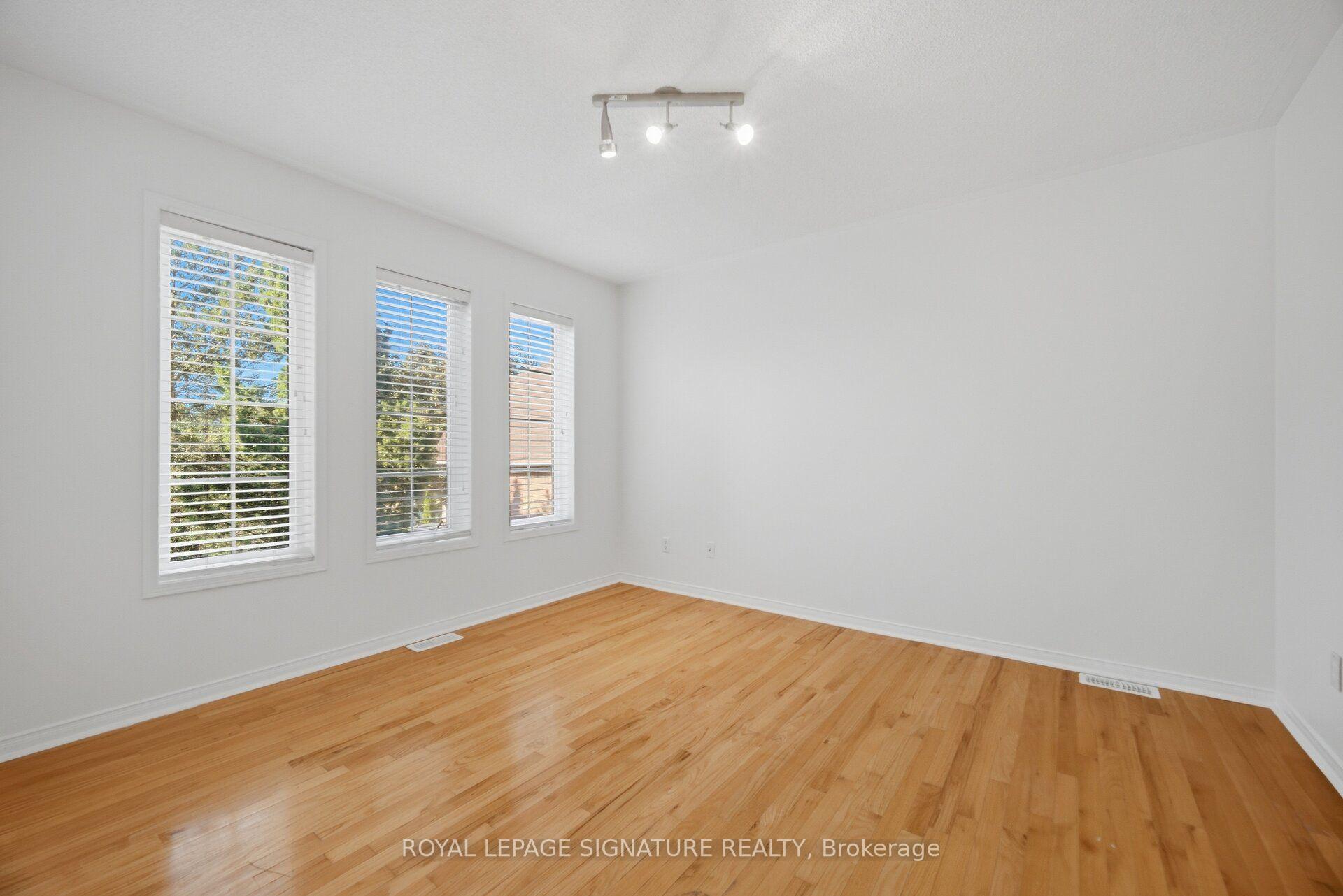 Photo 30 of 306 Cossack Court, Mississauga, Fairview — HOMEH