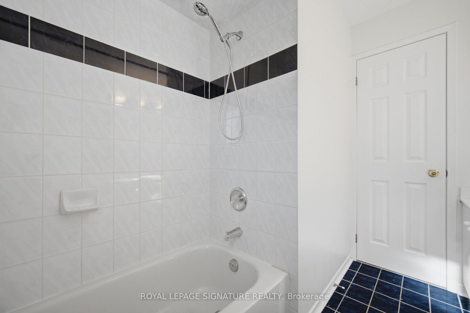 Photo 34 of 306 Cossack Court, Mississauga, Fairview — HOMEH