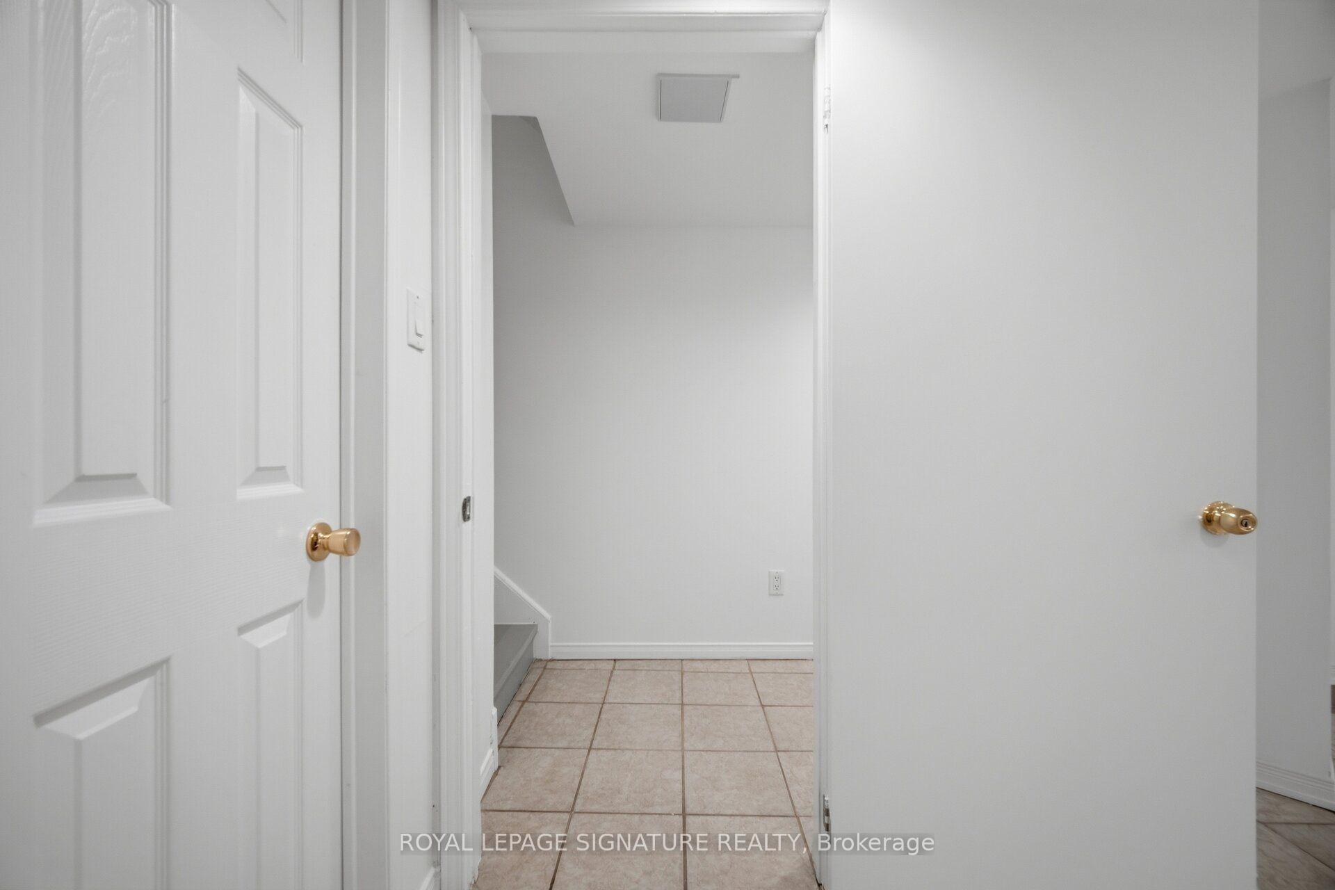 Photo 35 of 306 Cossack Court, Mississauga, Fairview — HOMEH
