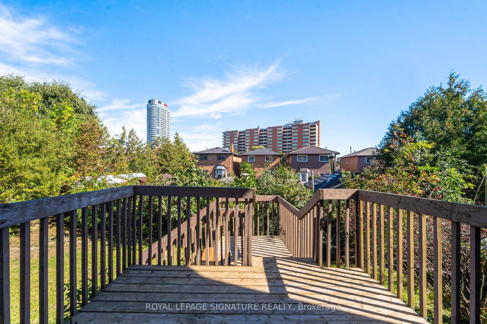 Photo 41 of 306 Cossack Court, Mississauga, Fairview — HOMEH