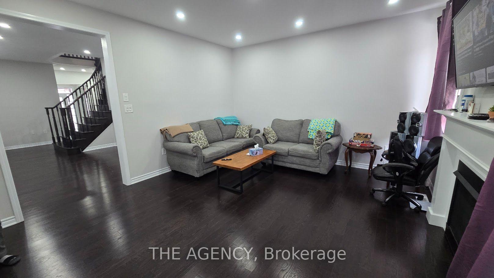 Photo 8 of 57 Leadenhall Road, Brampton, Northwest Brampton — HOMEH