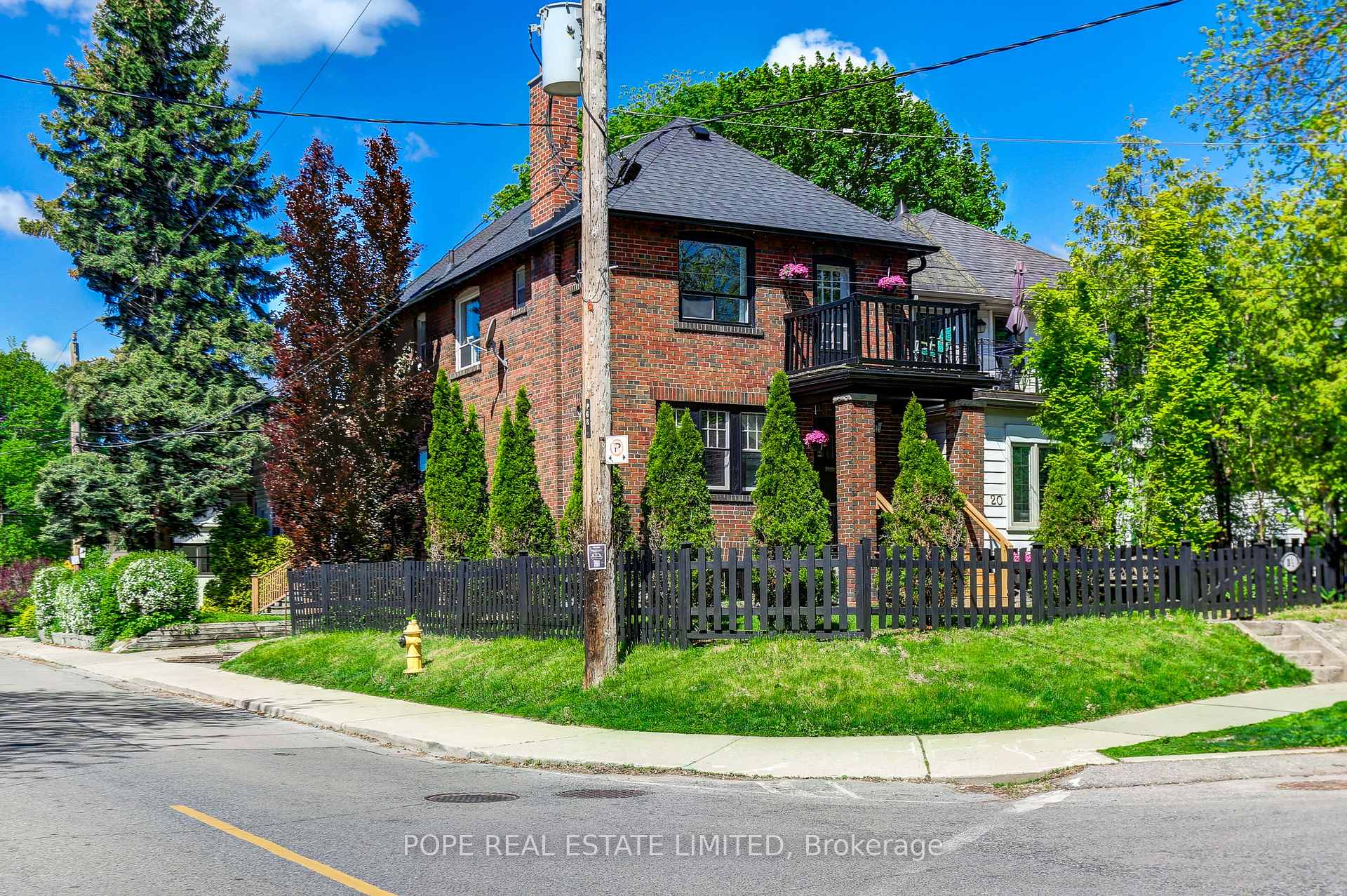 Photo 2 of 18 Edgewood Avenue, Toronto, Woodbine Corridor — HOMEH
