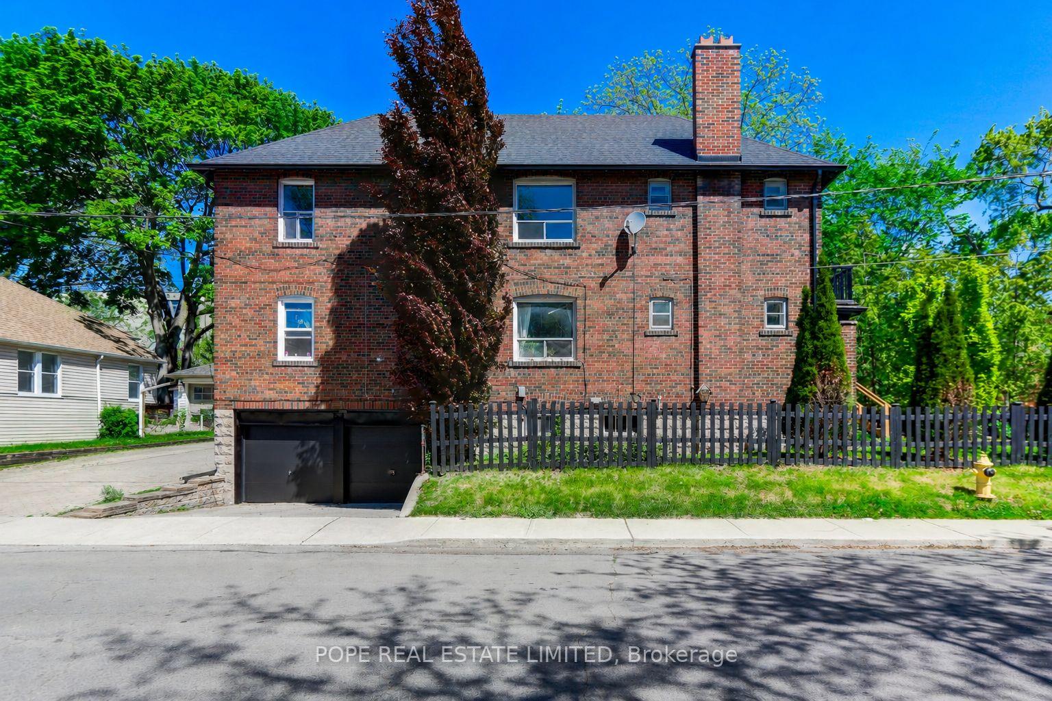 Photo 3 of 18 Edgewood Avenue, Toronto, Woodbine Corridor — HOMEH