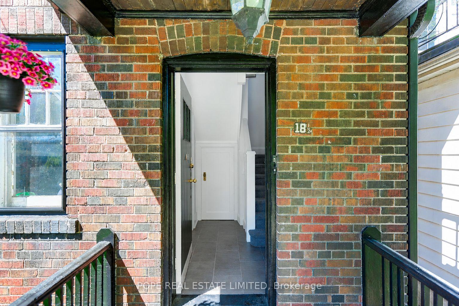 Photo 4 of 18 Edgewood Avenue, Toronto, Woodbine Corridor — HOMEH