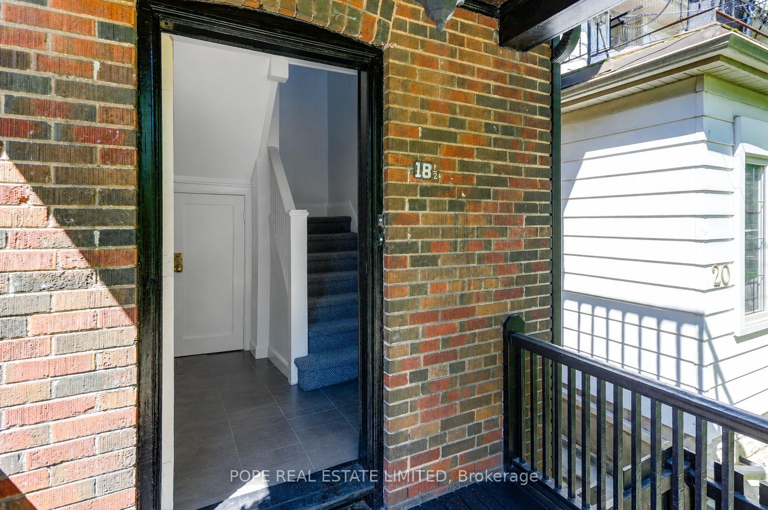 Photo 5 of 18 Edgewood Avenue, Toronto, Woodbine Corridor — HOMEH