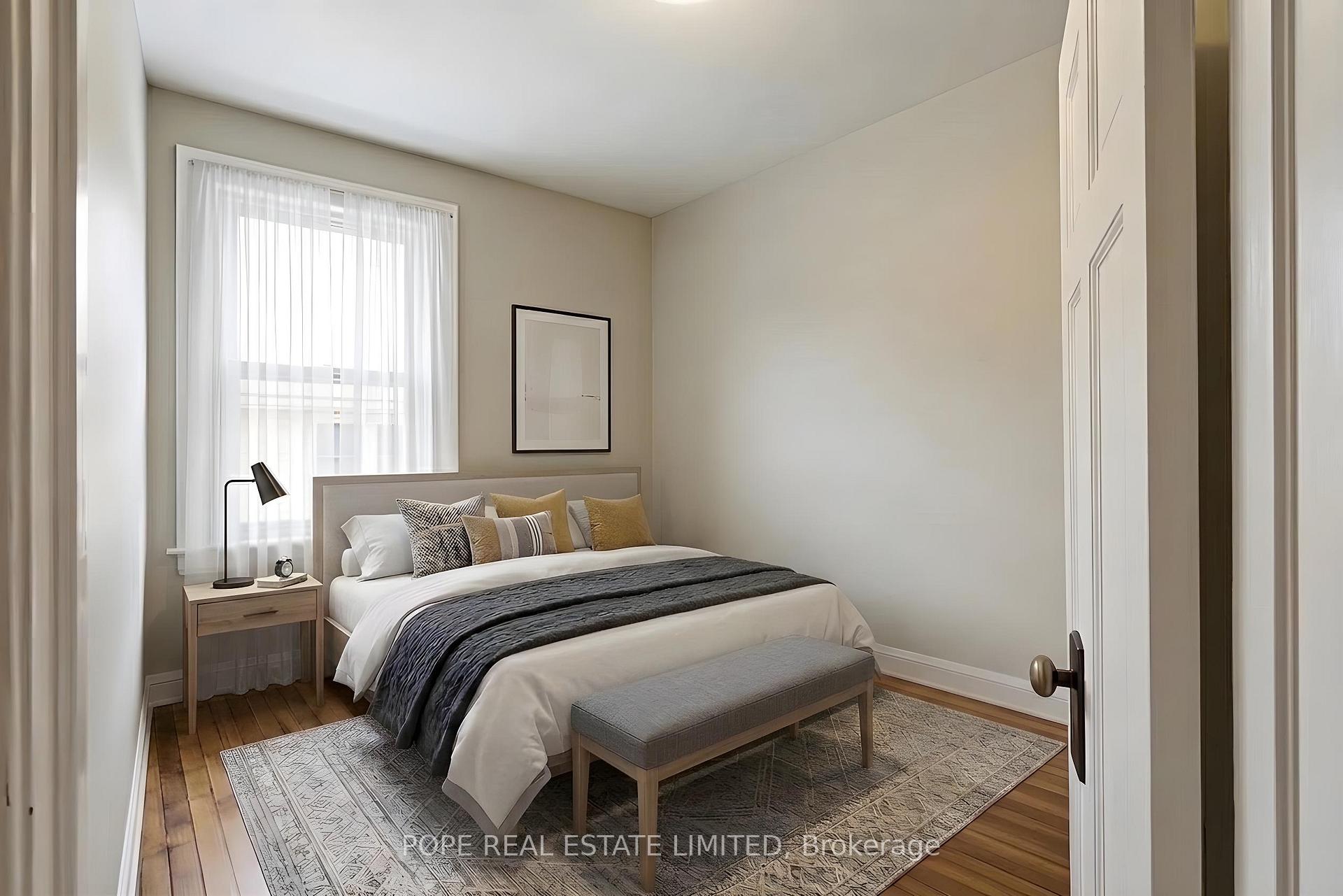 Photo 12 of 18 Edgewood Avenue, Toronto, Woodbine Corridor — HOMEH