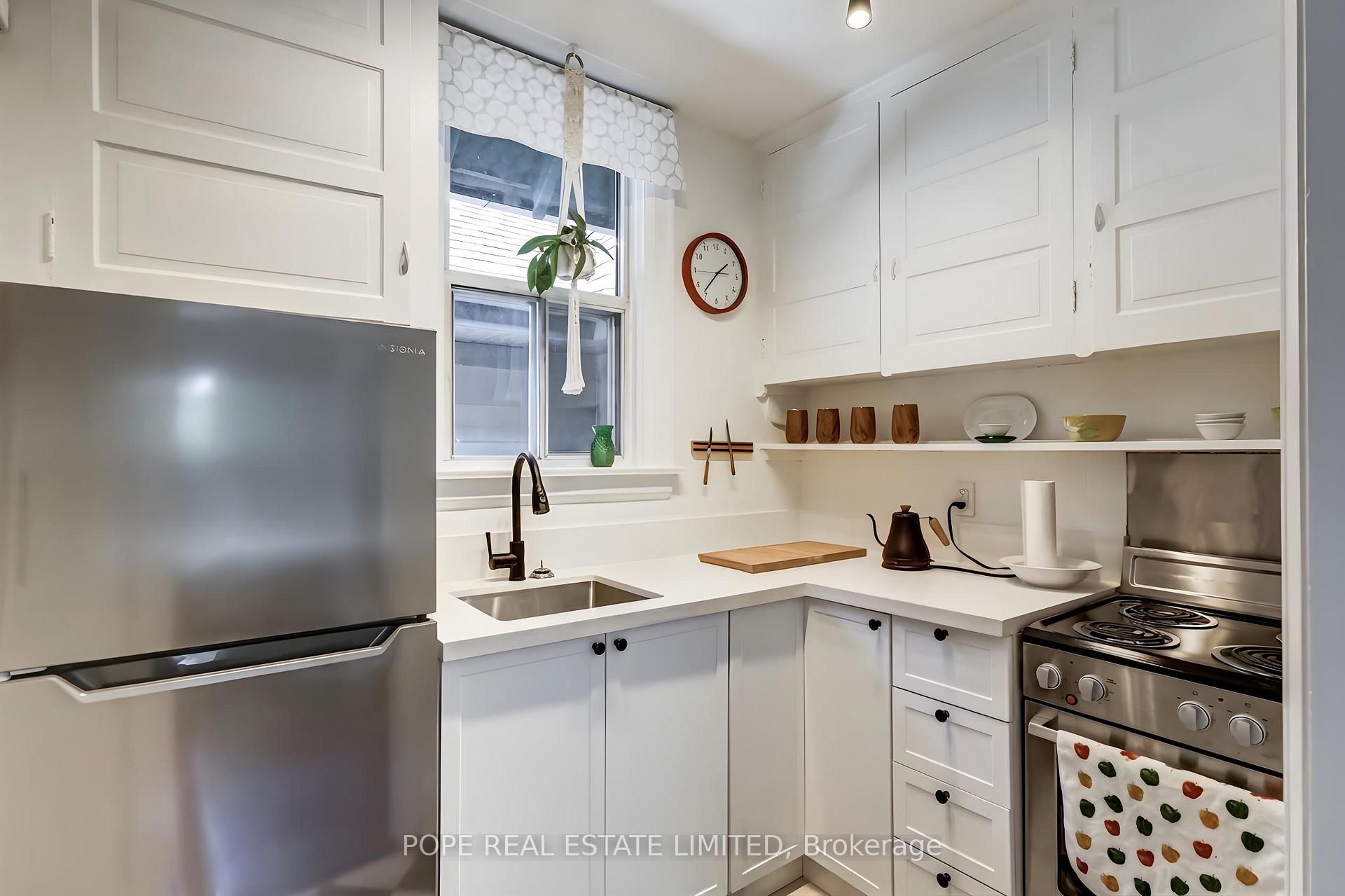 Photo 15 of 18 Edgewood Avenue, Toronto, Woodbine Corridor — HOMEH