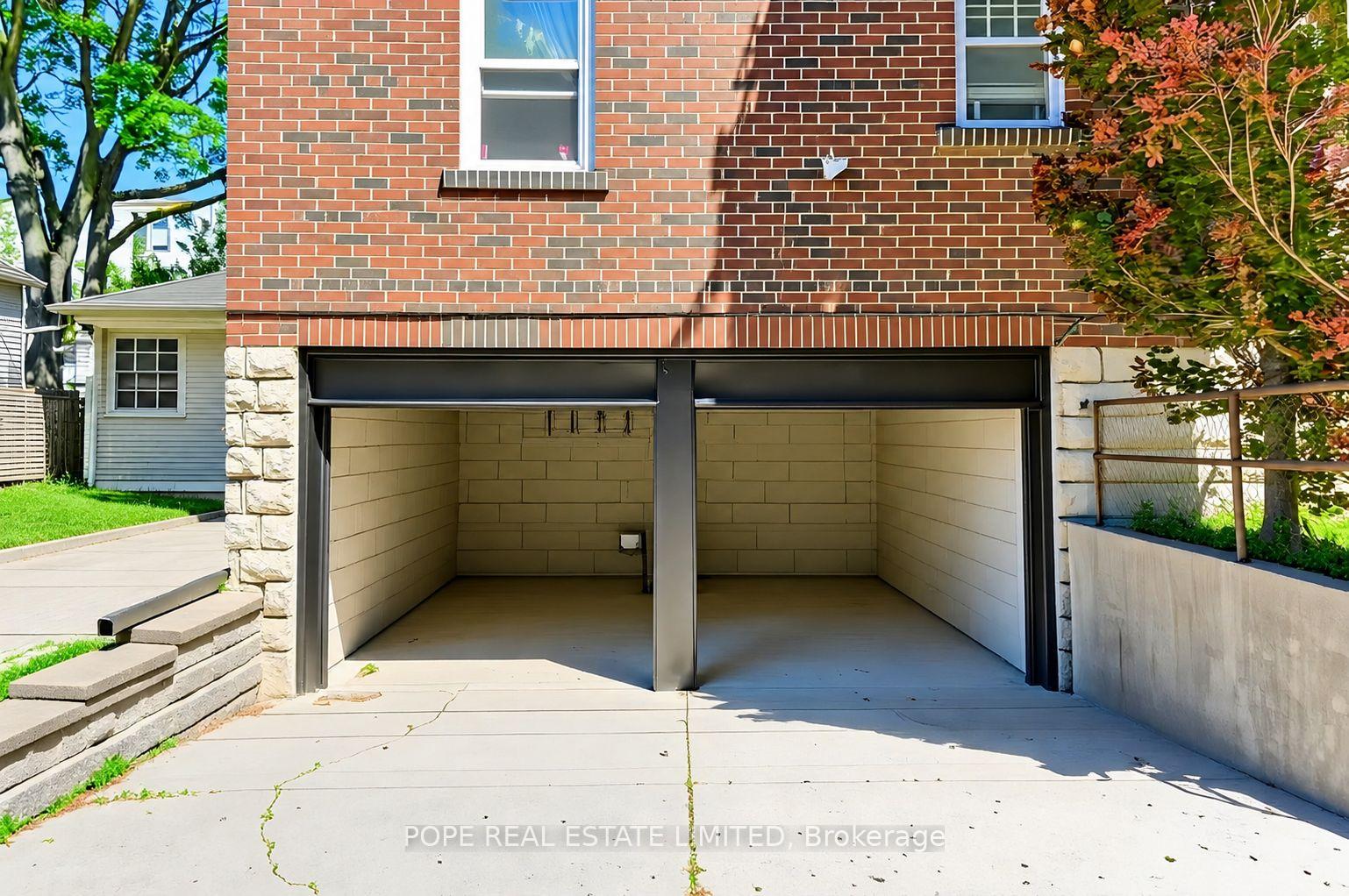 Photo 21 of 18 Edgewood Avenue, Toronto, Woodbine Corridor — HOMEH