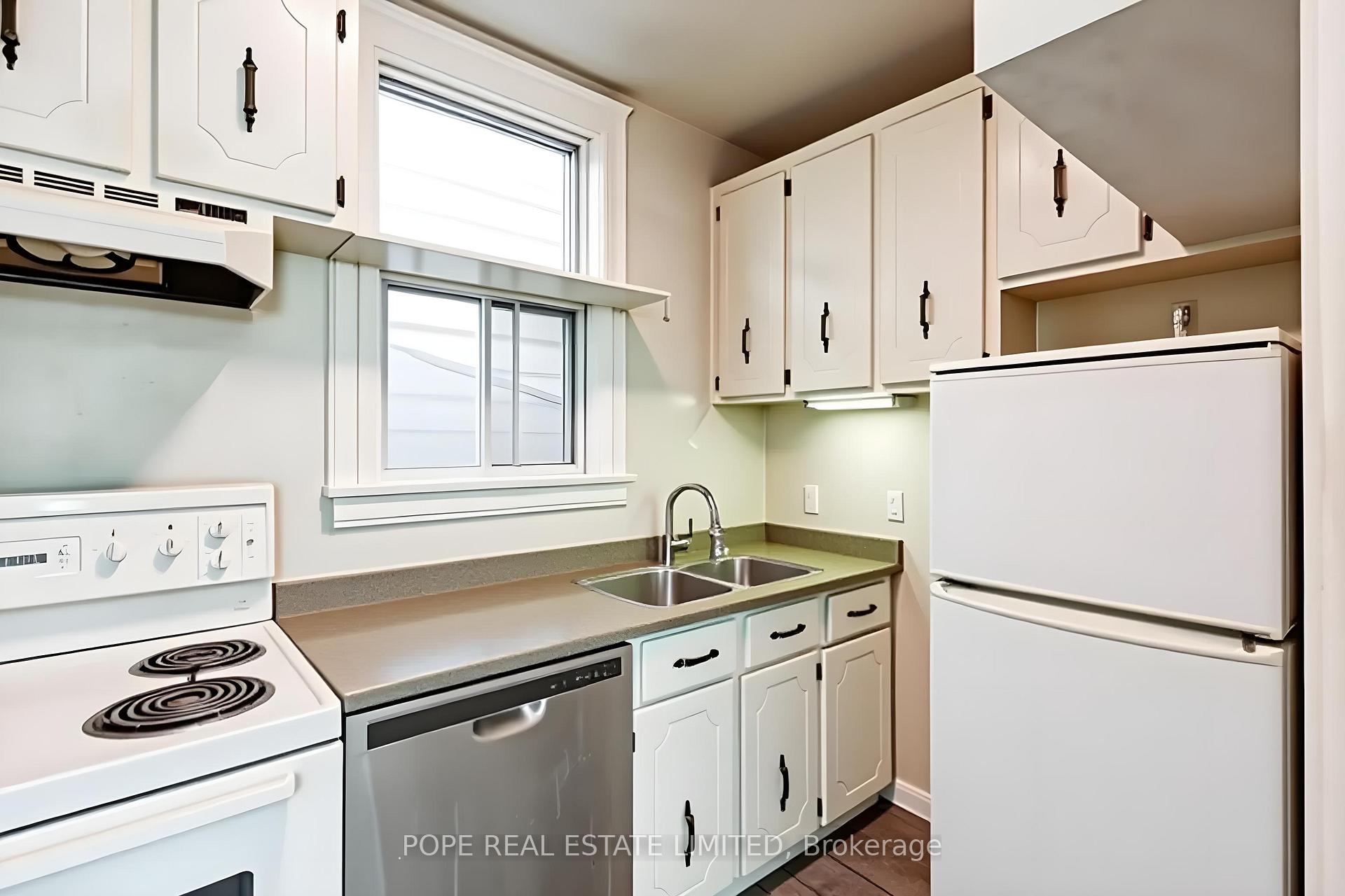 Photo 26 of 18 Edgewood Avenue, Toronto, Woodbine Corridor — HOMEH
