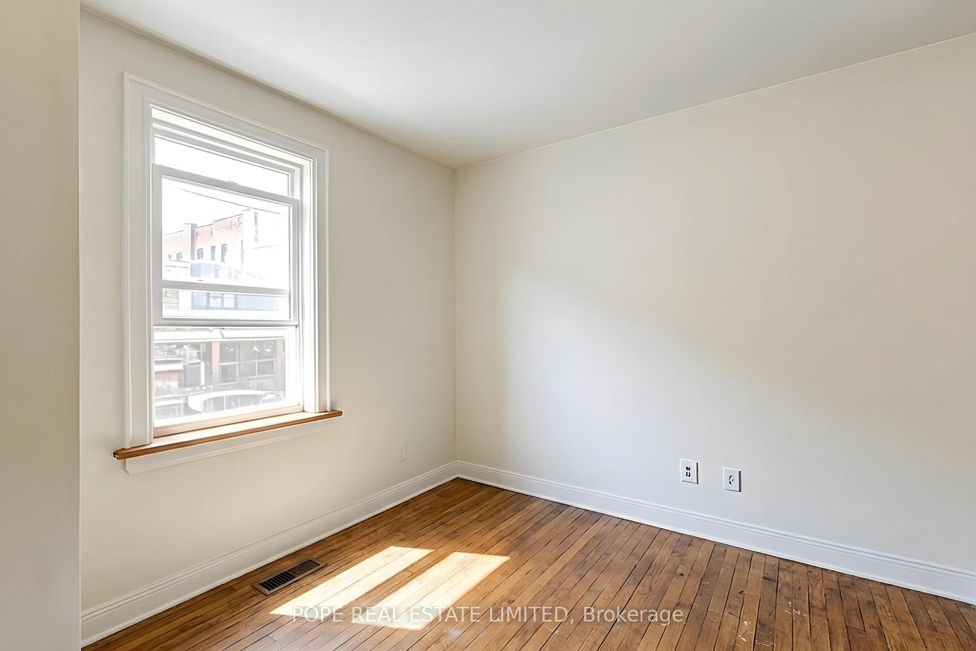 Photo 27 of 18 Edgewood Avenue, Toronto, Woodbine Corridor — HOMEH