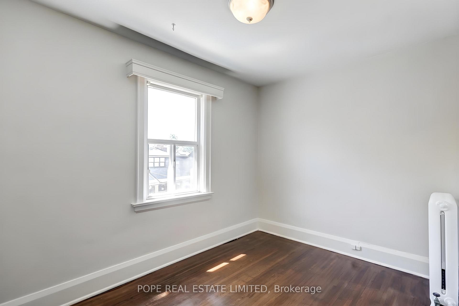 Photo 33 of 18 Edgewood Avenue, Toronto, Woodbine Corridor — HOMEH