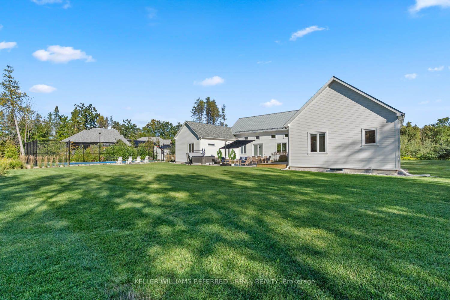 Photo 5 of 24 Windfield Drive W, Oro-Medonte, Rural Oro-Medonte — HOMEH