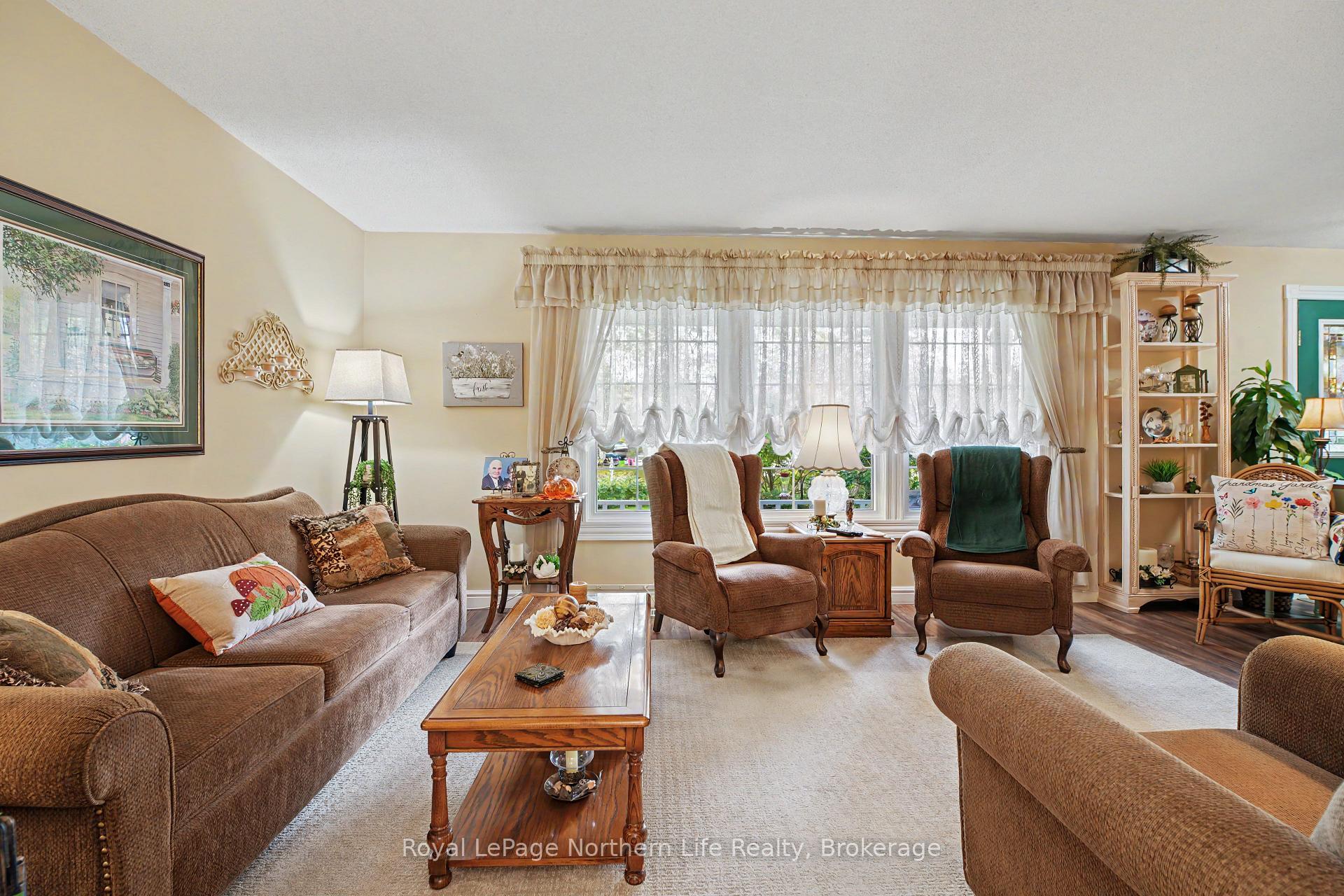 Photo 10 of 534 pinecreek Road S, Callander — HOMEH