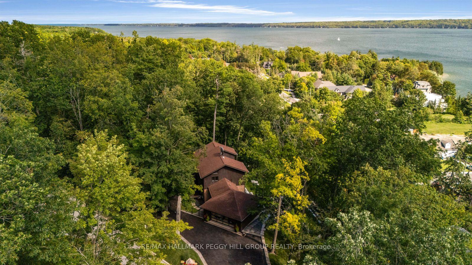 Photo 3 of 11 Crestwood Drive, Barrie, North Shore — HOMEH